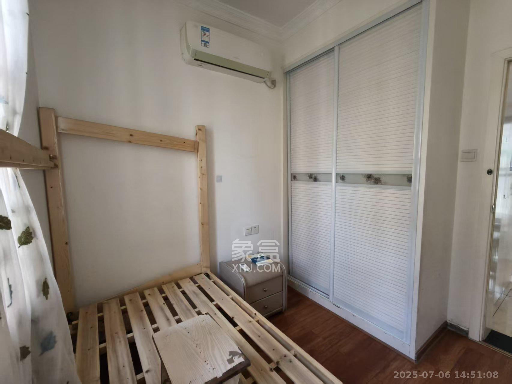 华润置地广场一期  1室1厅1卫   2200.00元/月室内图