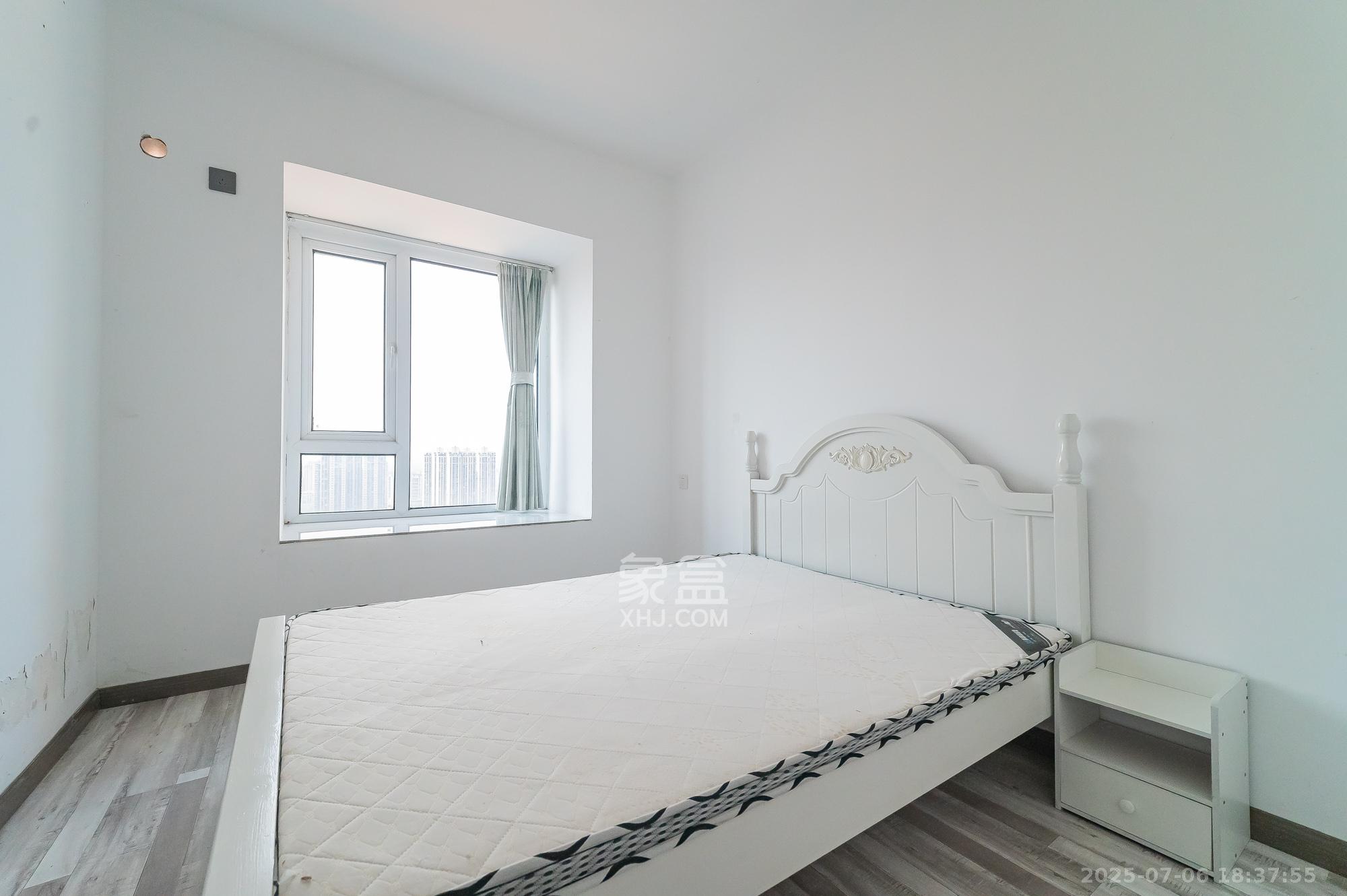 海伦春天 3室2厅1卫 67.0万 海伦春天 3室2厅1卫 67.0万卧室