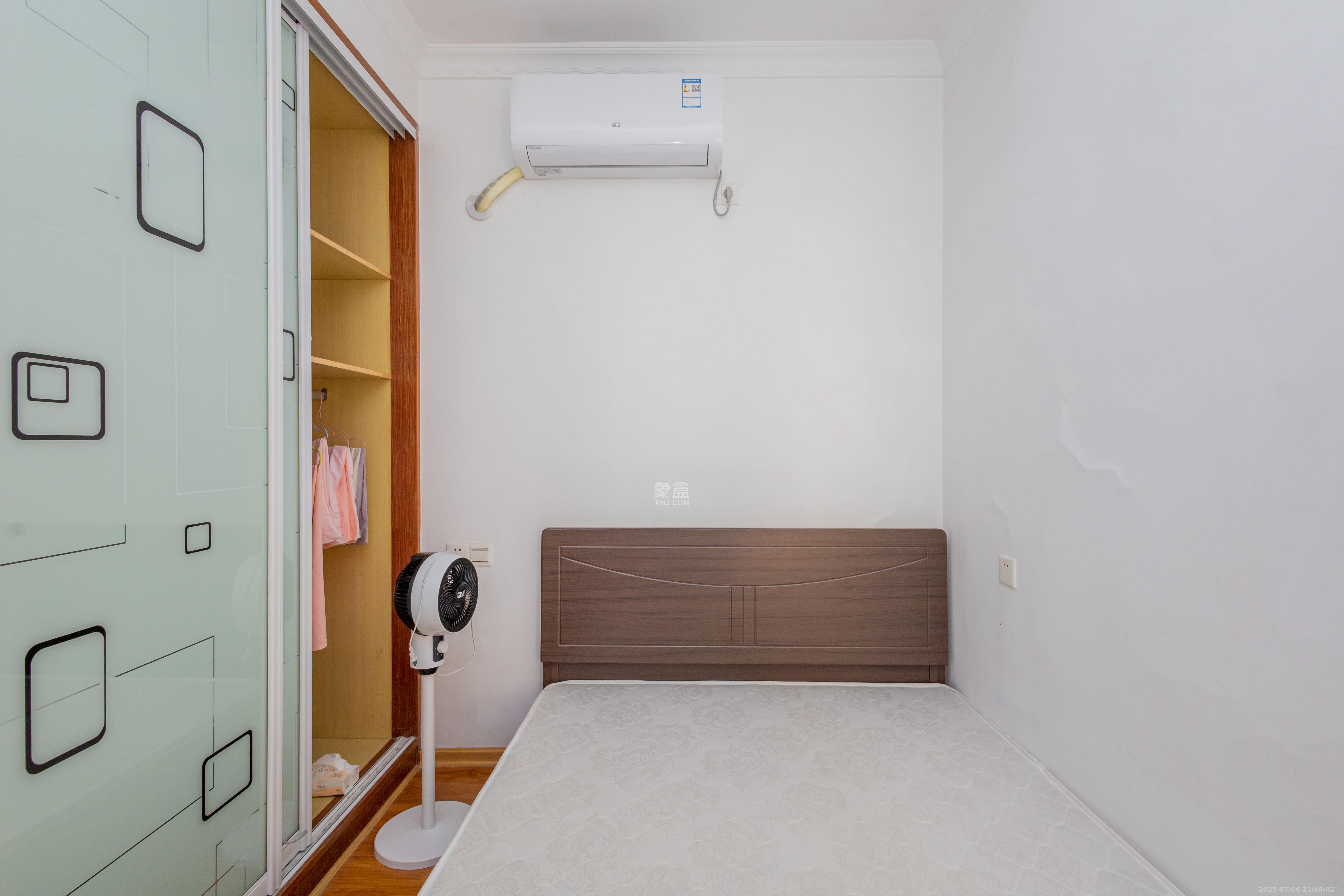 中国铁建国际城一期  2室2厅1卫    49.0万卧室