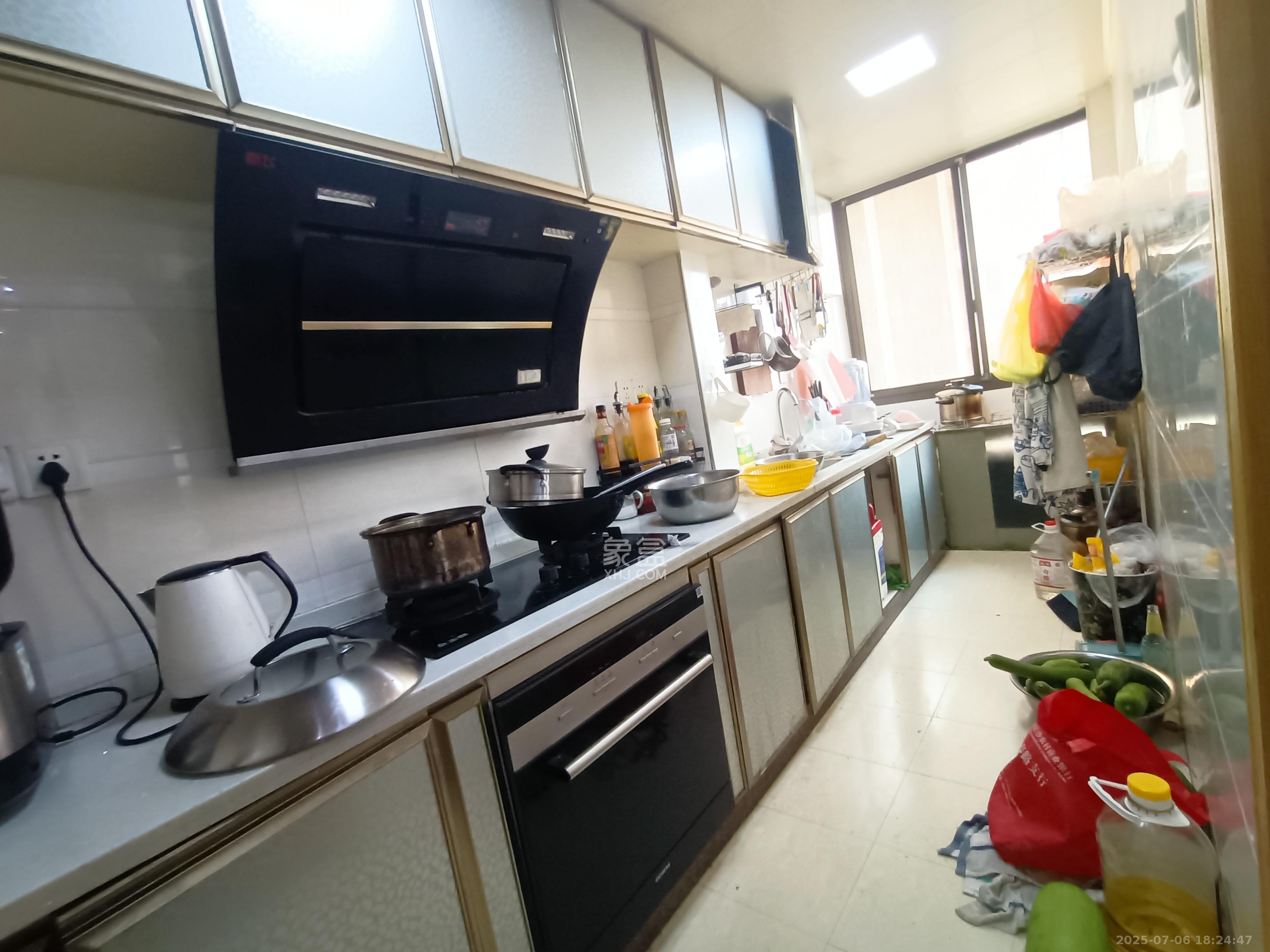 旭辉华庭  3室2厅1卫    1700.0元/月 旭辉华庭  3室2厅1卫    1700.0元/月室内图