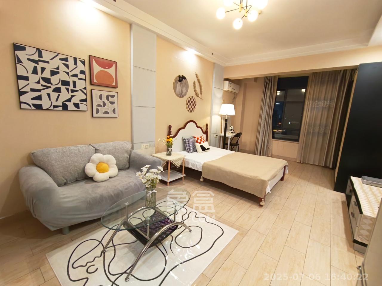 融圣国际 1室1厅1卫 2300.0元/月 融圣国际 1室1厅1卫 2300.0元/月室内图