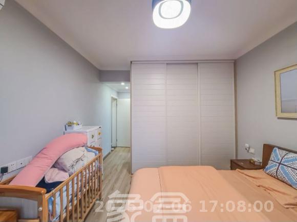 星湖湾一期高层  4室2厅2卫   2800.00元/月室内图