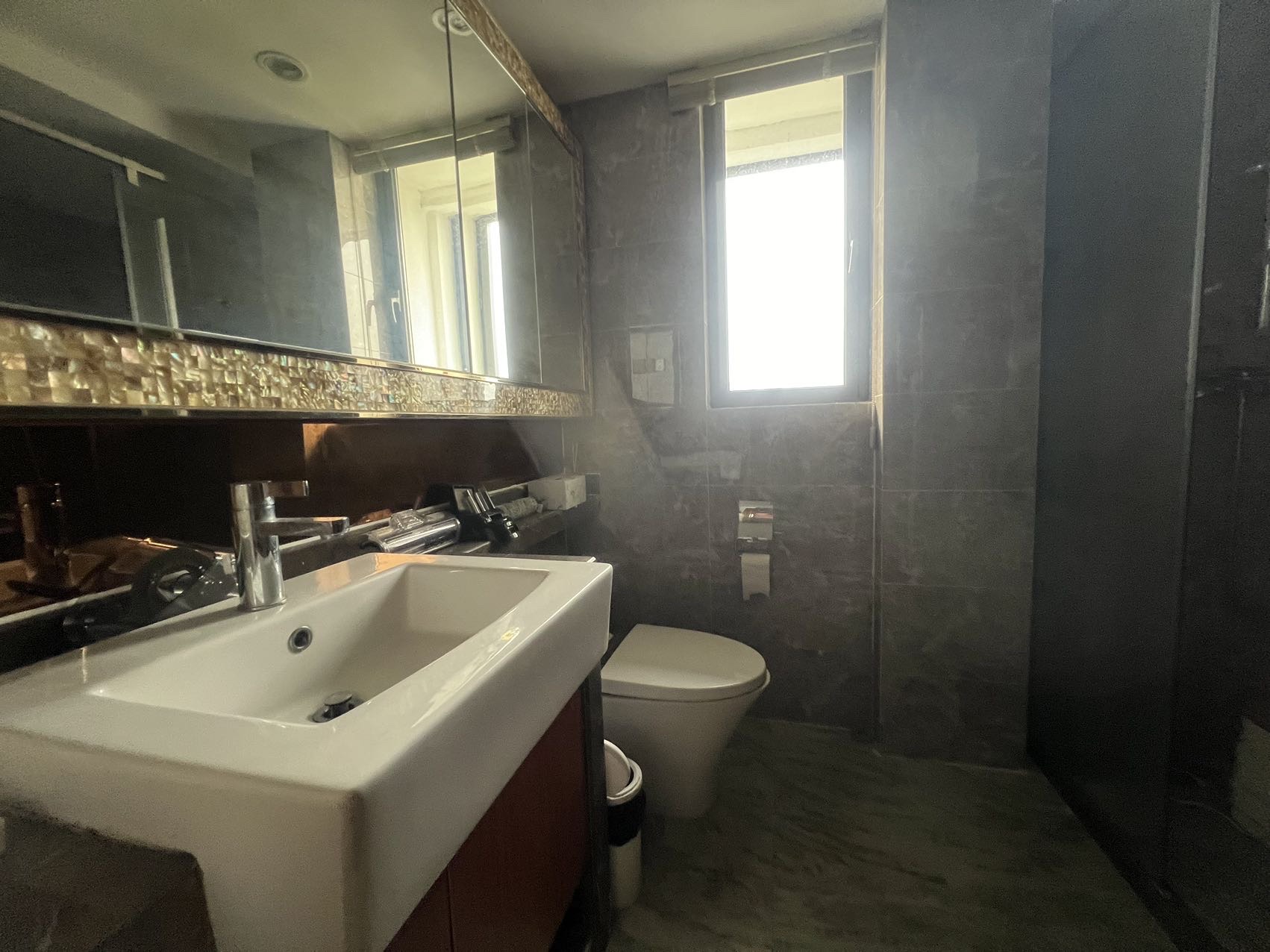 恒大美丽沙天汇湾  4室2厅3卫    8000.0元/月 恒大美丽沙天汇湾  4室2厅3卫    8000.0元/月室内图