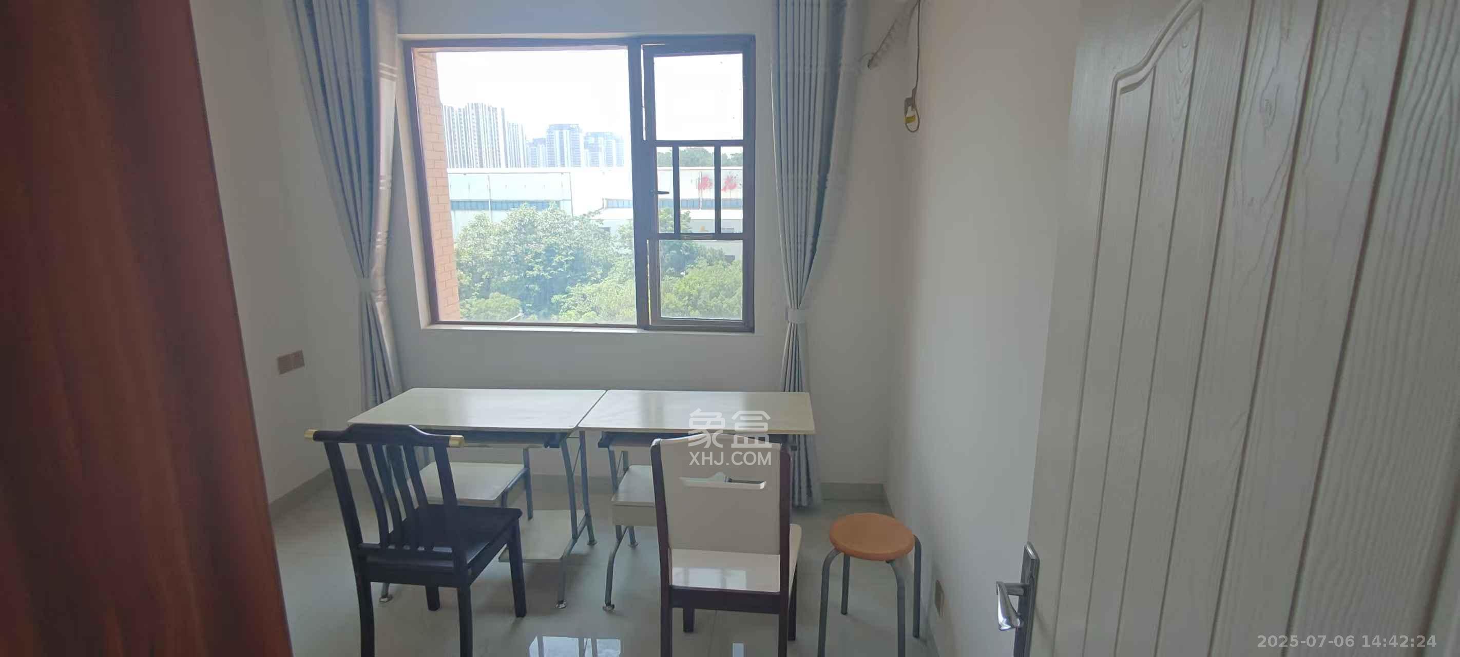 万里时代  2室1厅1卫   2500.00元/月室内图