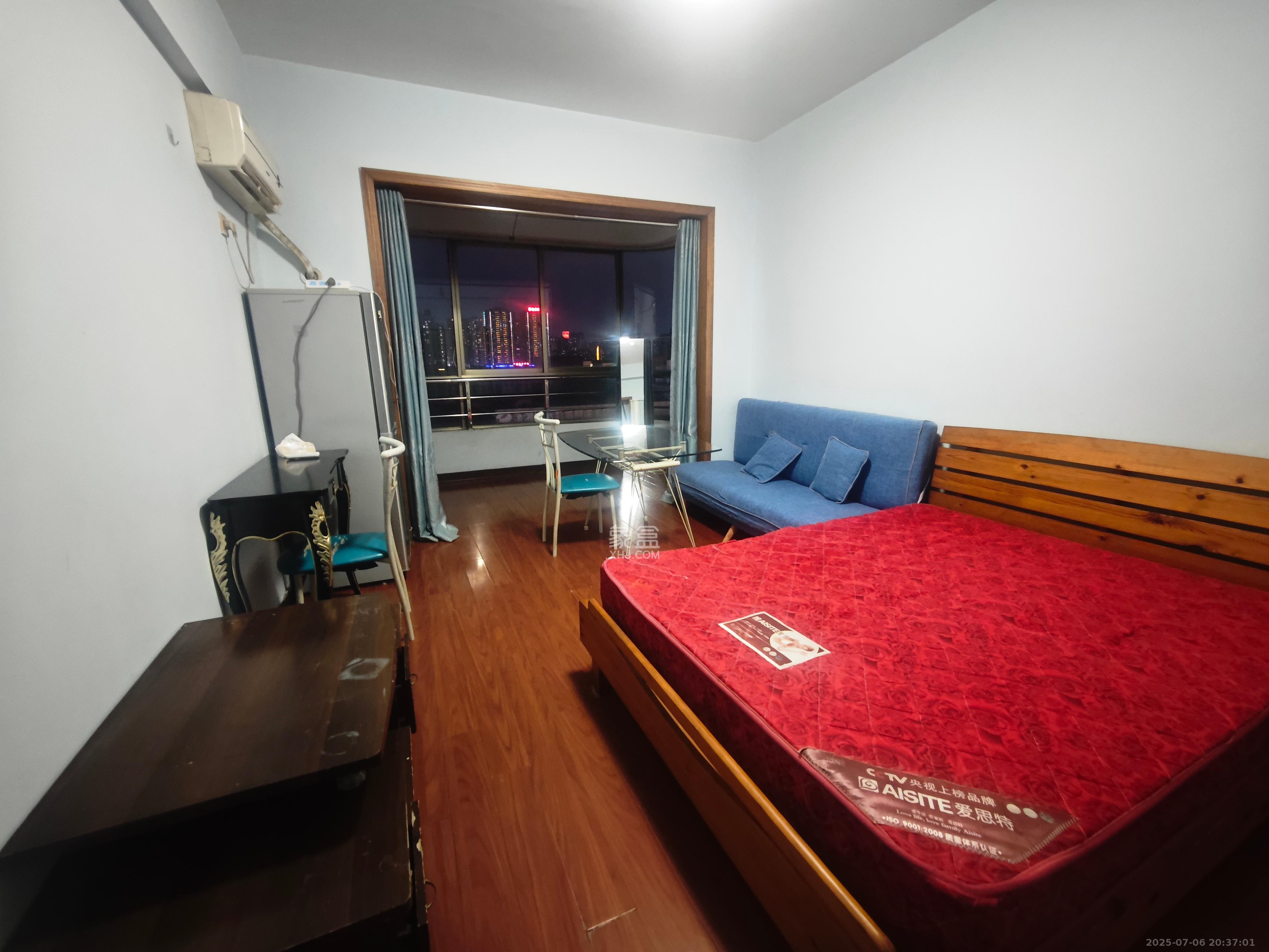 日出东方 1室1厅1卫 1600.0元/月 日出东方 1室1厅1卫 1600.0元/月室内图