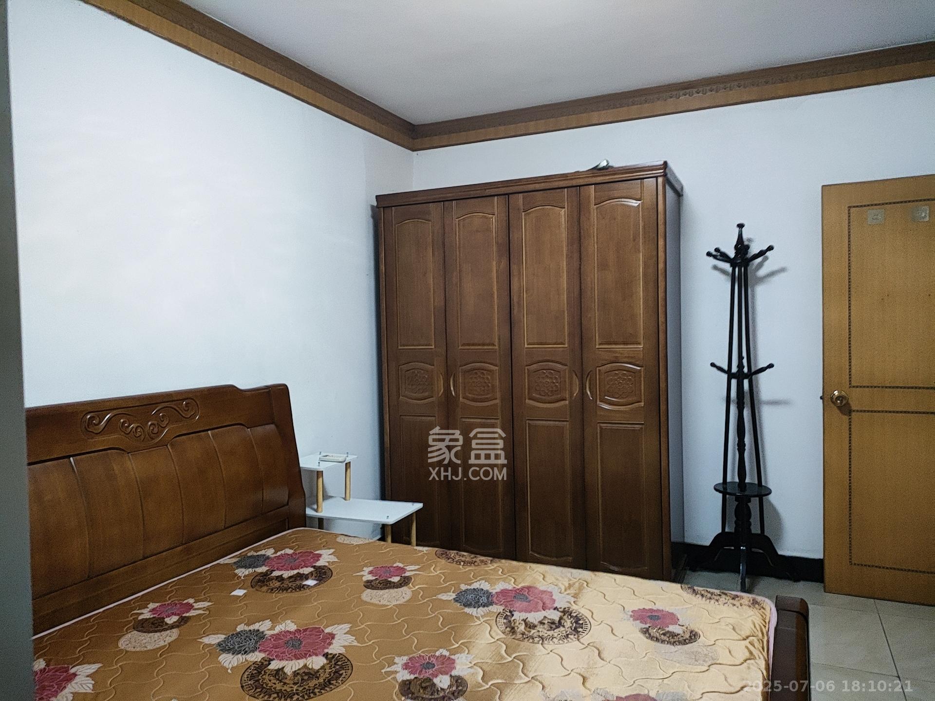 杏花园小区  2室1厅1卫    1600.0元/月室内图1