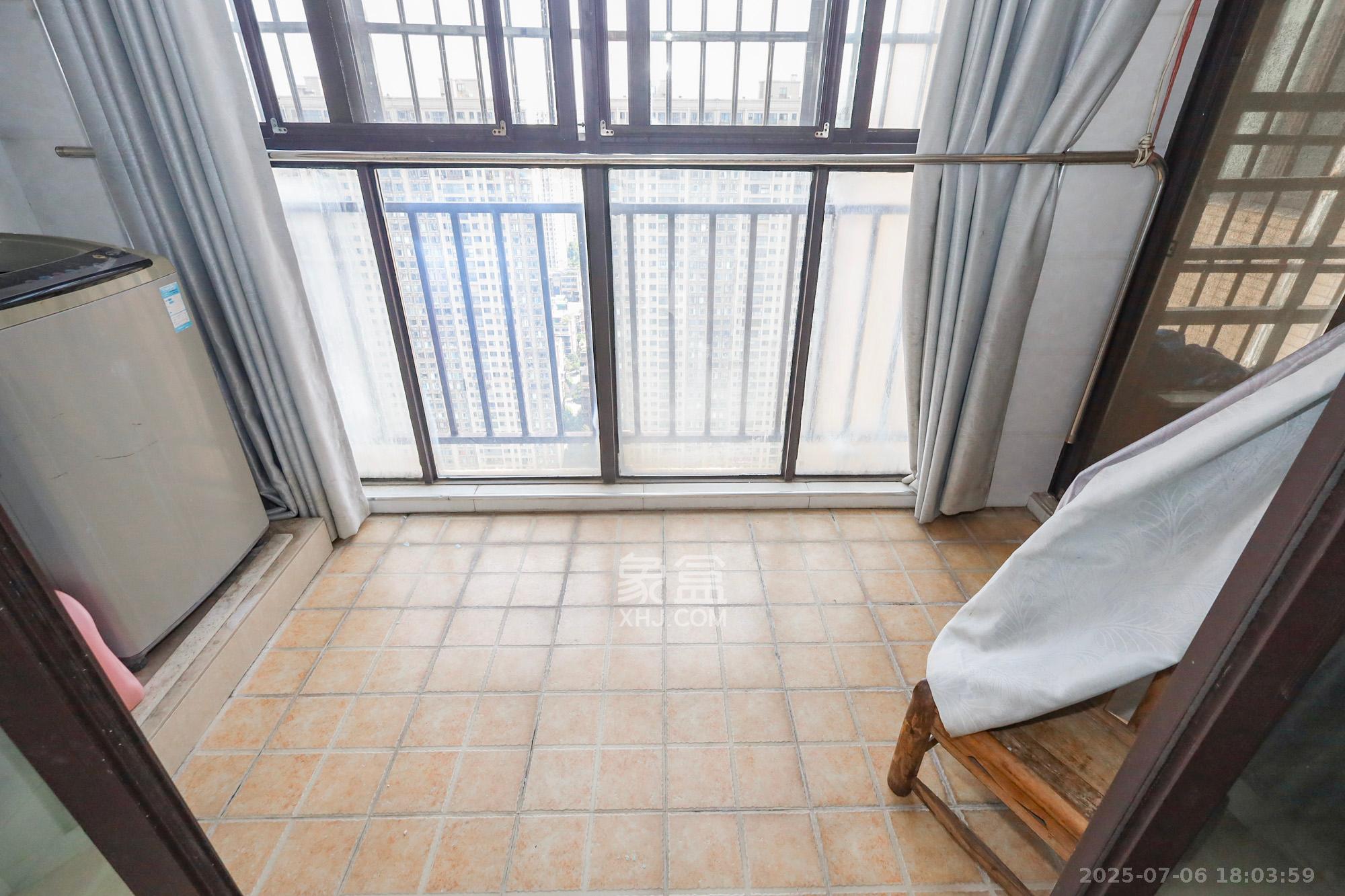 钰龙天下二期(钰龙佳园) 4室2厅2卫 220.0万 钰龙天下二期(钰龙佳园) 4室2厅2卫 220.0万阳台