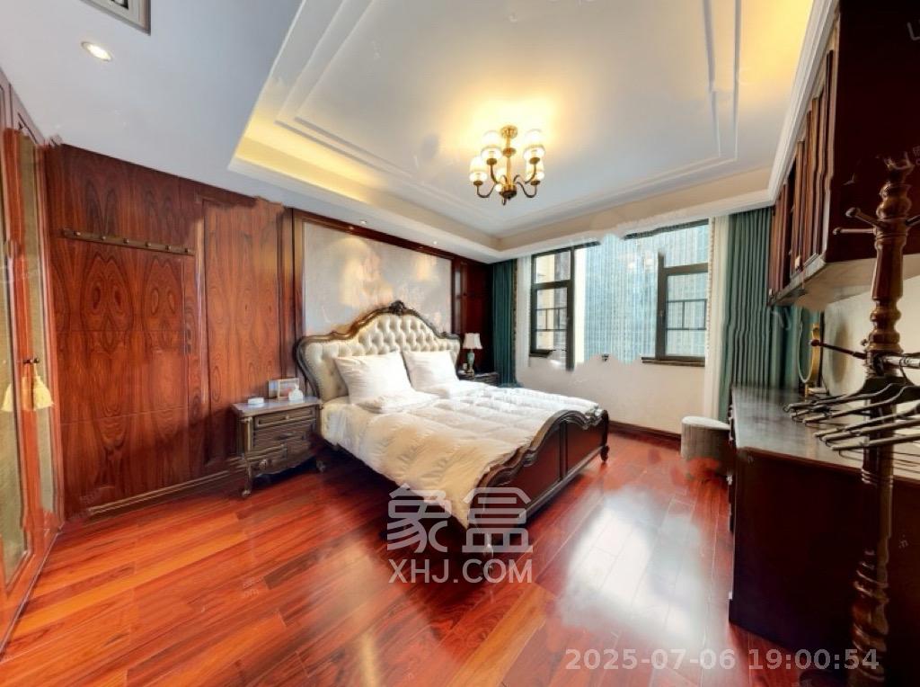 运达中央广场一、二期  3室2厅2卫    10000.0元/月室内图