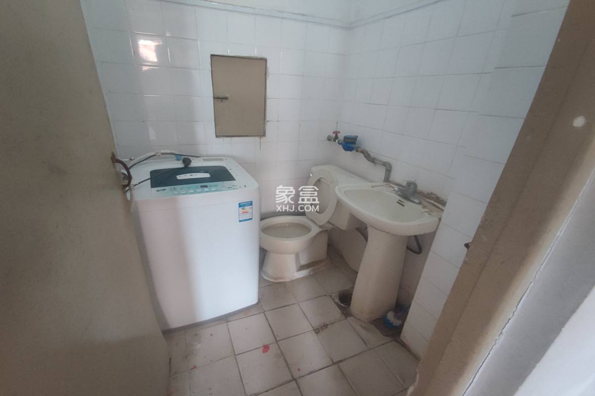 龙华区人民法院宿舍 3室2厅1卫 2200.0元/月 龙华区人民法院宿舍 3室2厅1卫 2200.0元/月室内图