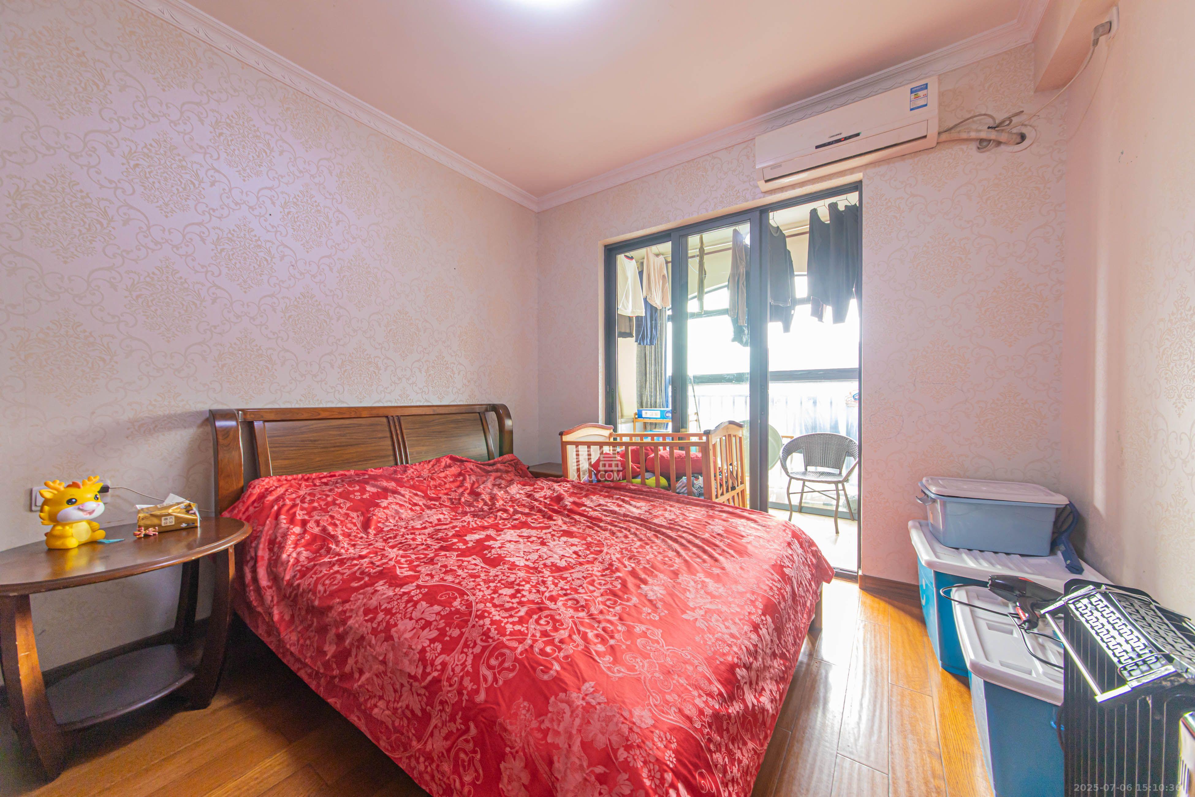 中建芙蓉嘉苑  3室2厅2卫   2800.00元/月室内图