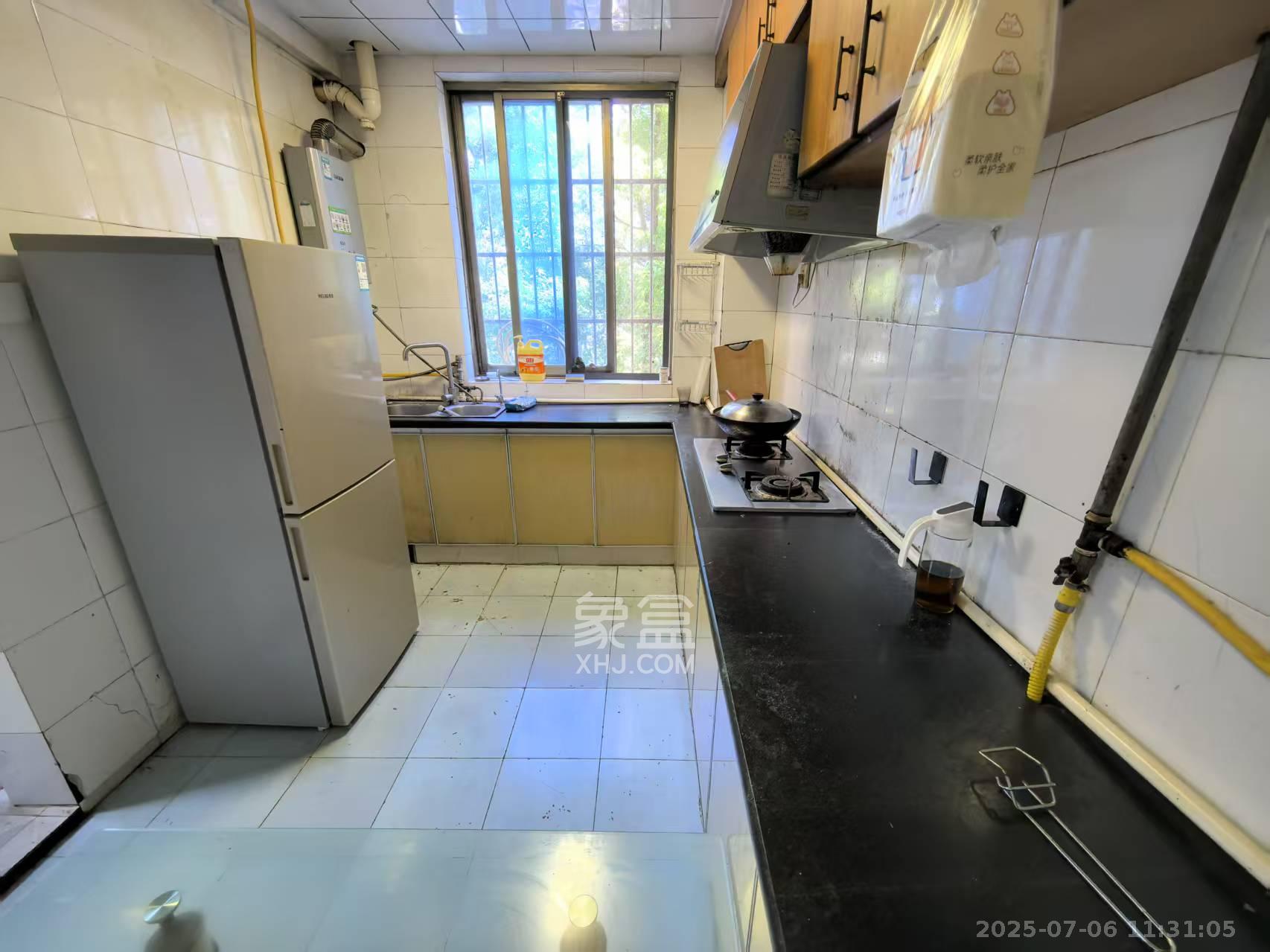 东南明苑 3室2厅2卫 2600.0元/月 东南明苑 3室2厅2卫 2600.0元/月室内图