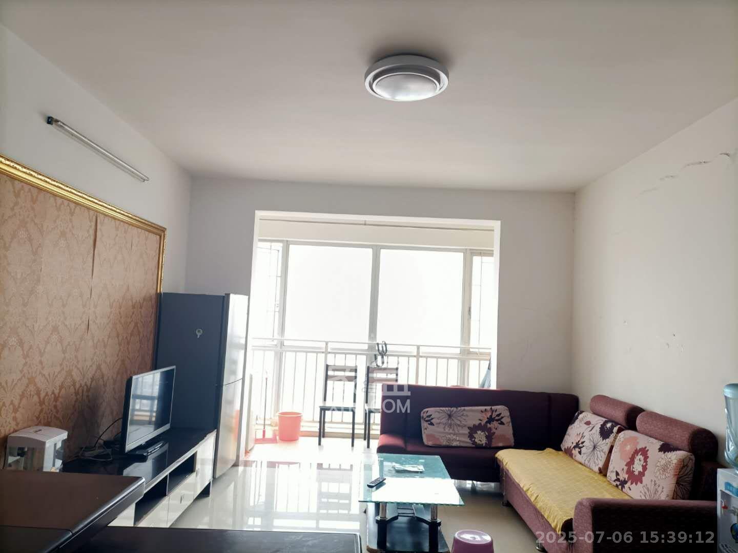 恒广国际景园一二区  1室2厅1卫    1800.0元/月 恒广国际景园一二区  1室2厅1卫    1800.0元/月室内图