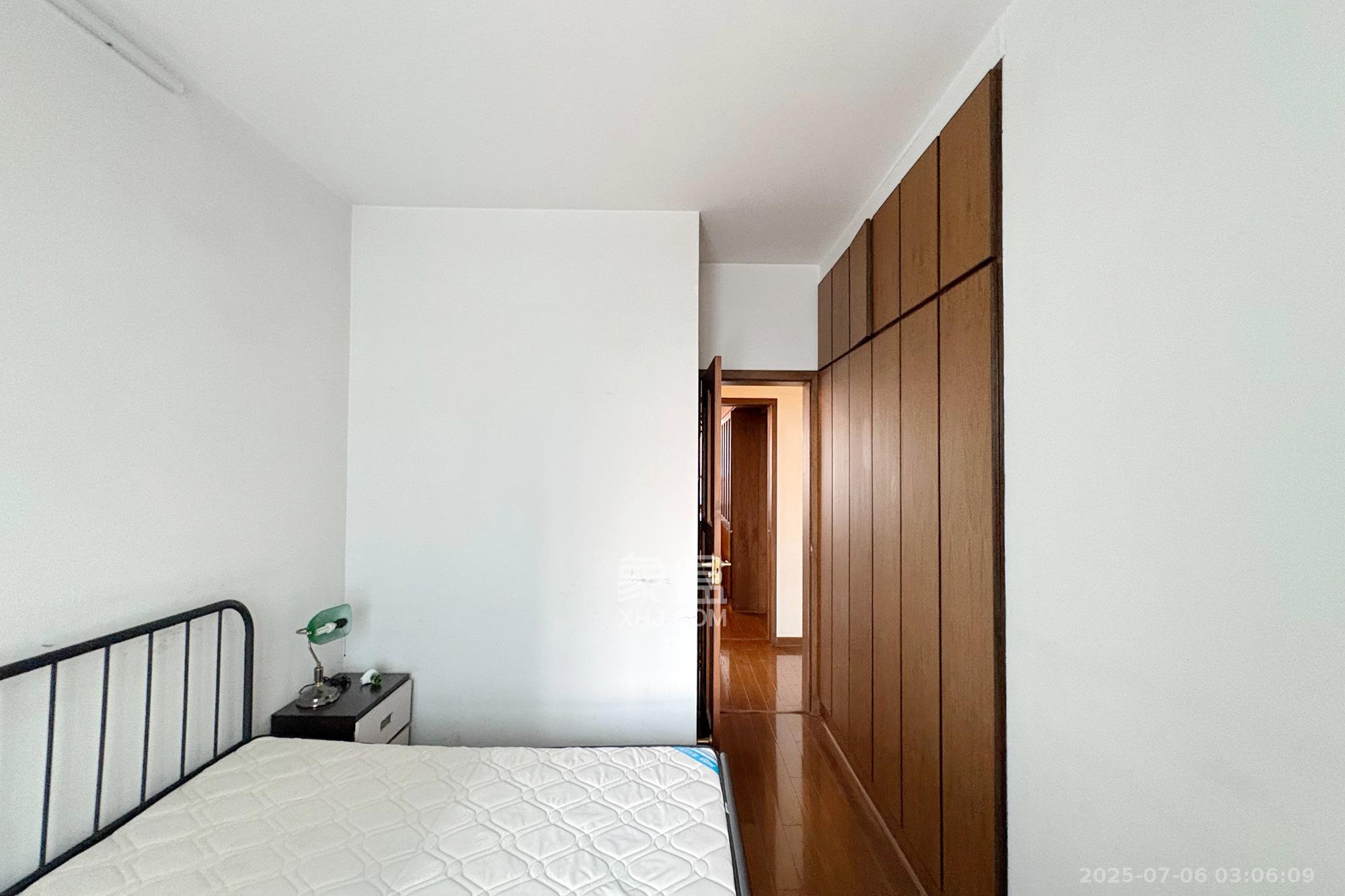 滨湖嘉园（湖滨小区）  4室2厅1卫    108.0万卧室