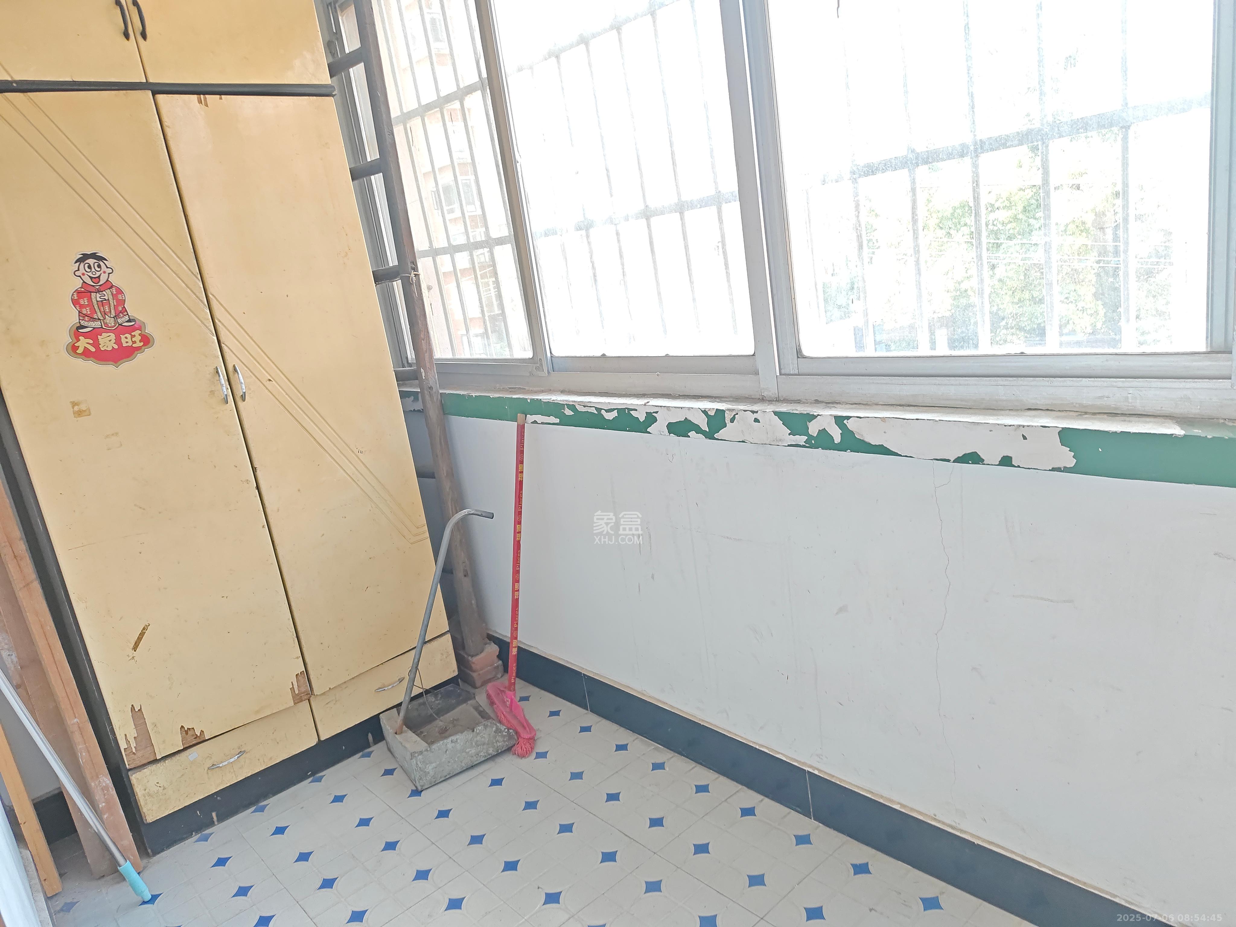 牛角塘社区  2室1厅1卫    1300.0元/月室内图