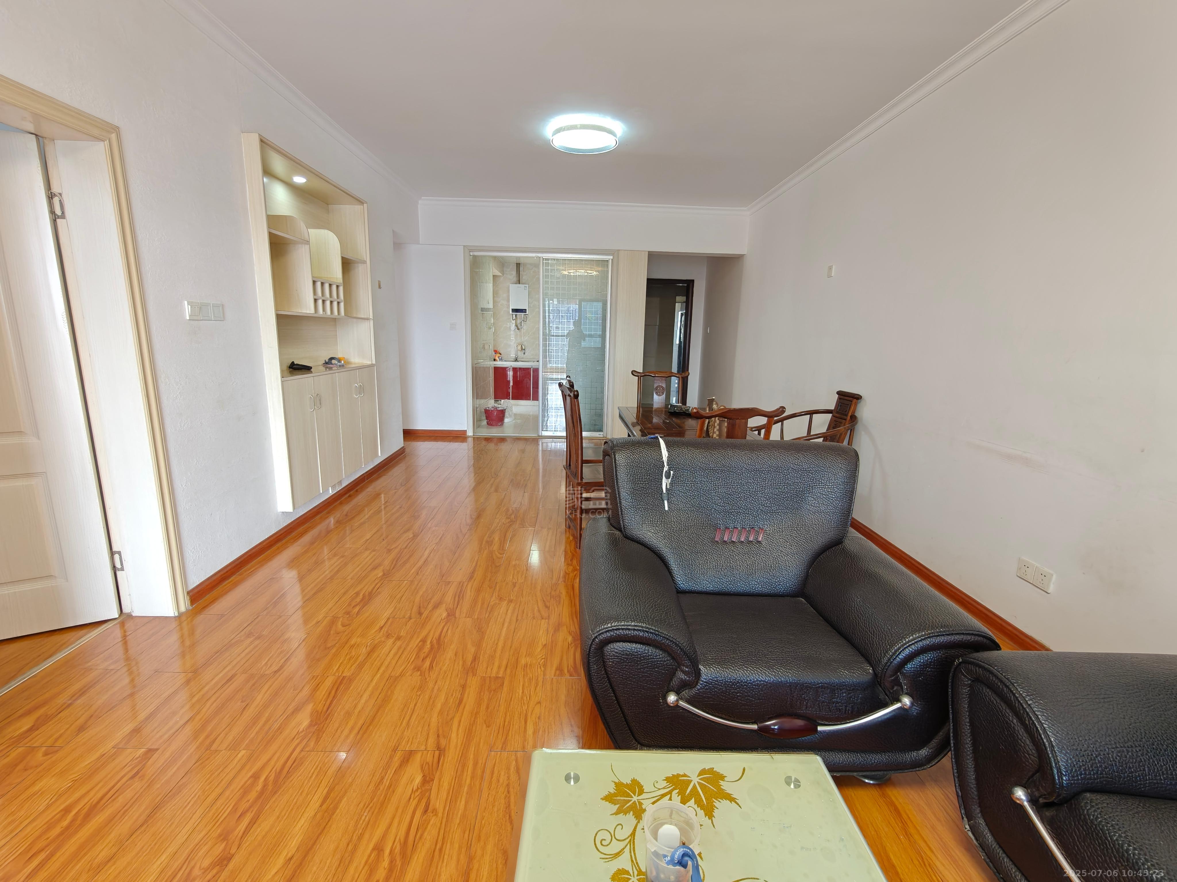 美的城一期 3室2厅2卫 1800.0元/月 美的城一期 3室2厅2卫 1800.0元/月室内图