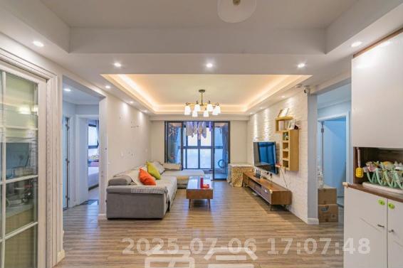 星湖湾一期高层  4室2厅2卫   2800.00元/月室内图