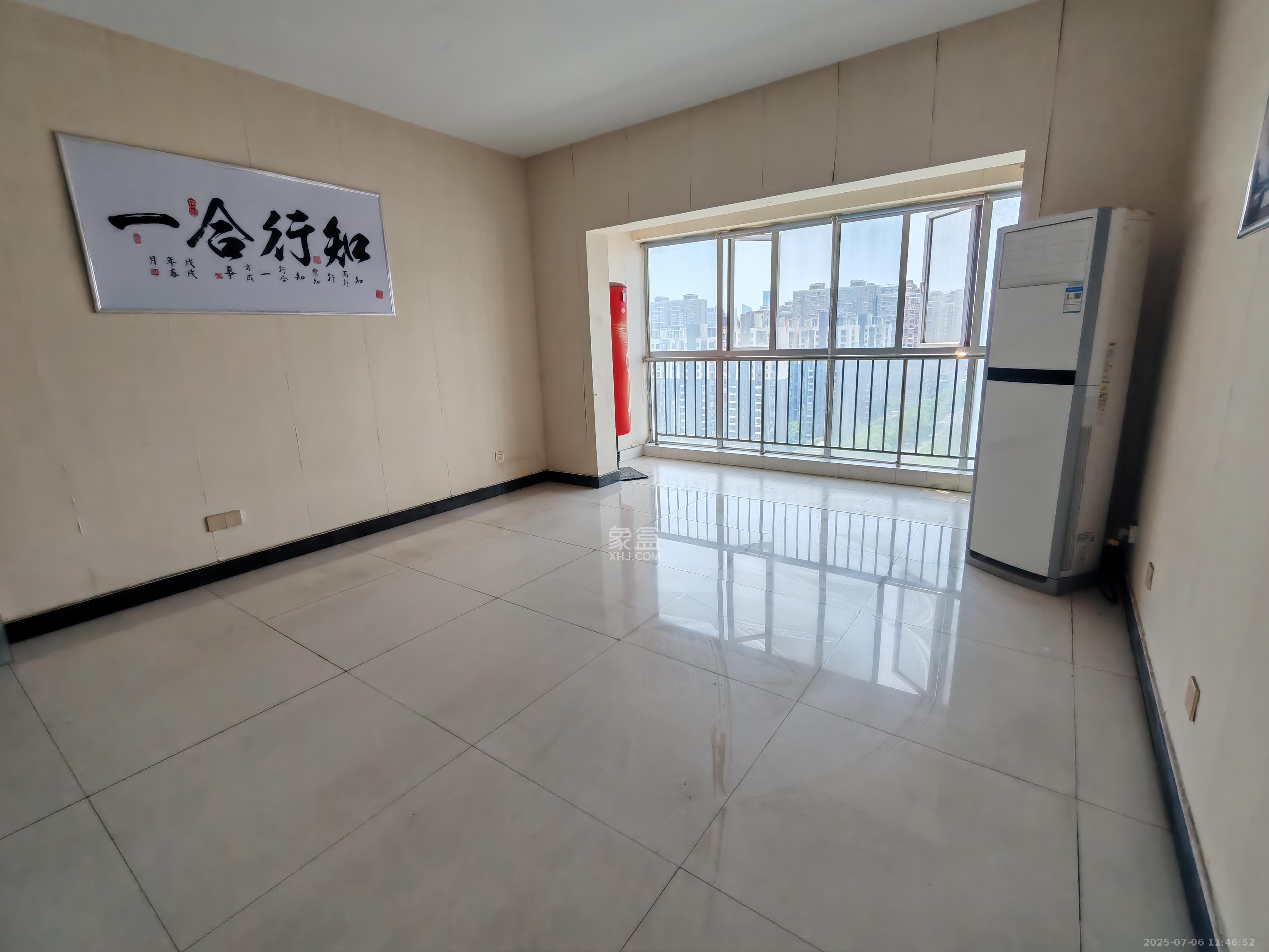 左岸右岸  3室2厅2卫   3200.00元/月