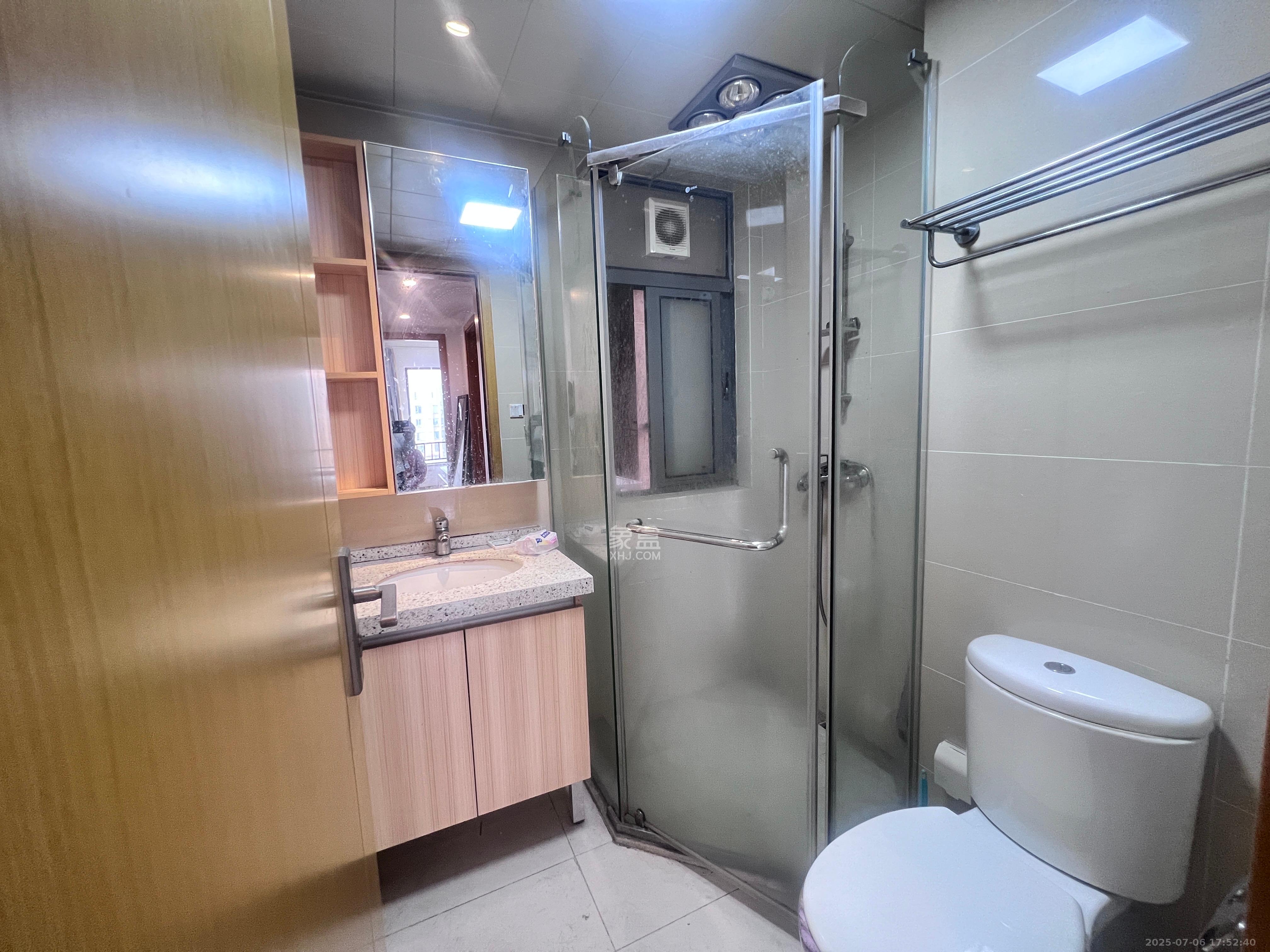 珠江郦城公园1号  3室2厅1卫    2000.0元/月 珠江郦城公园1号  3室2厅1卫    2000.0元/月室内图