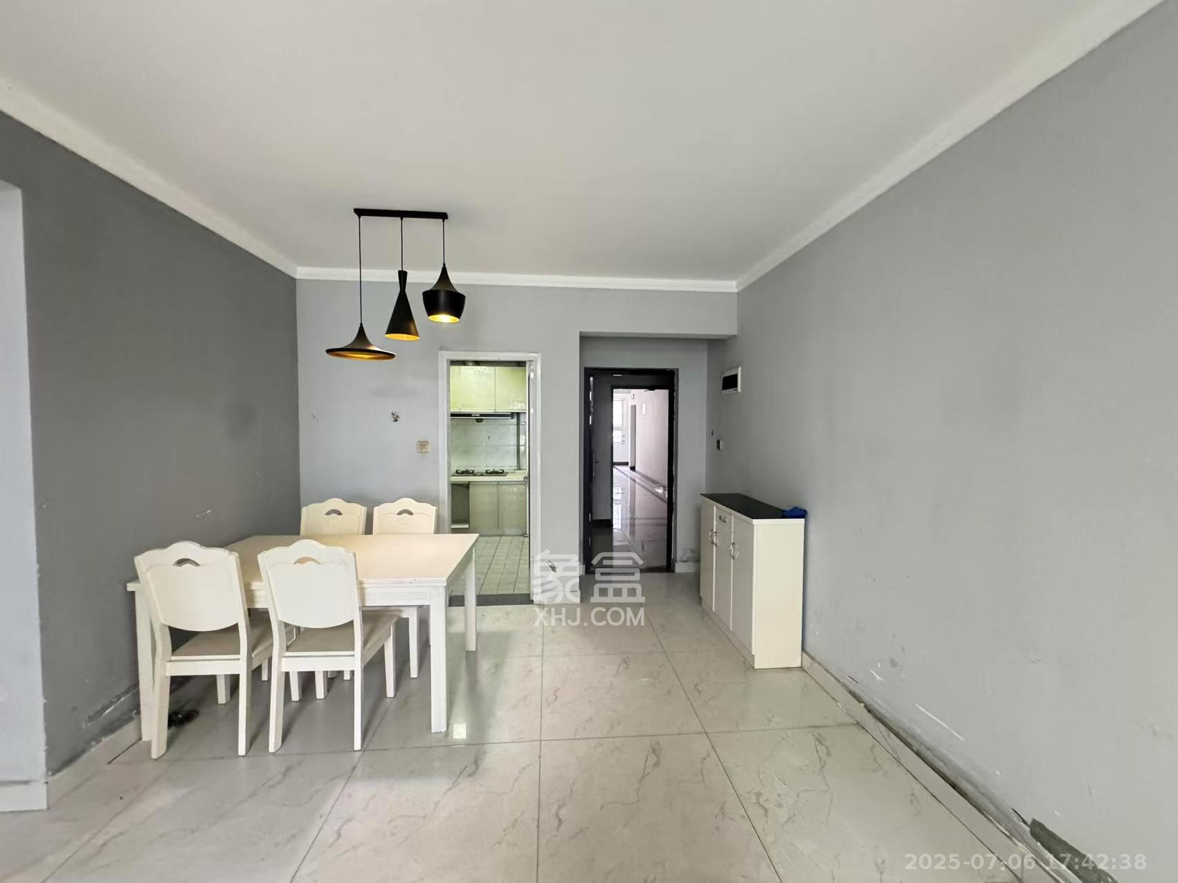 荣盛花语城  3室2厅1卫    1800.0元/月室内图