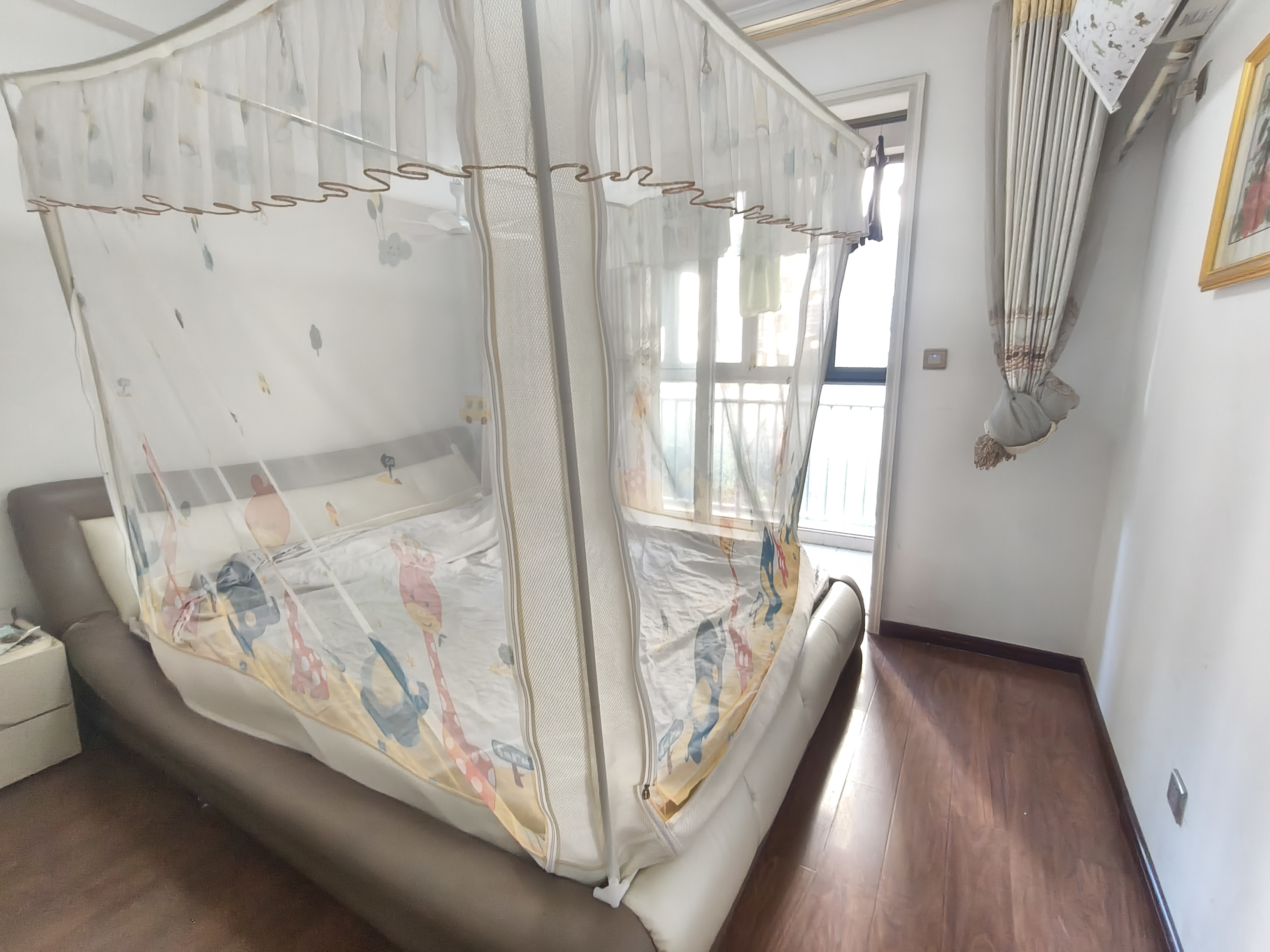 高盛澧园一二期  3室2厅2卫    75.0万 高盛澧园一二期  3室2厅2卫    75.0万卧室