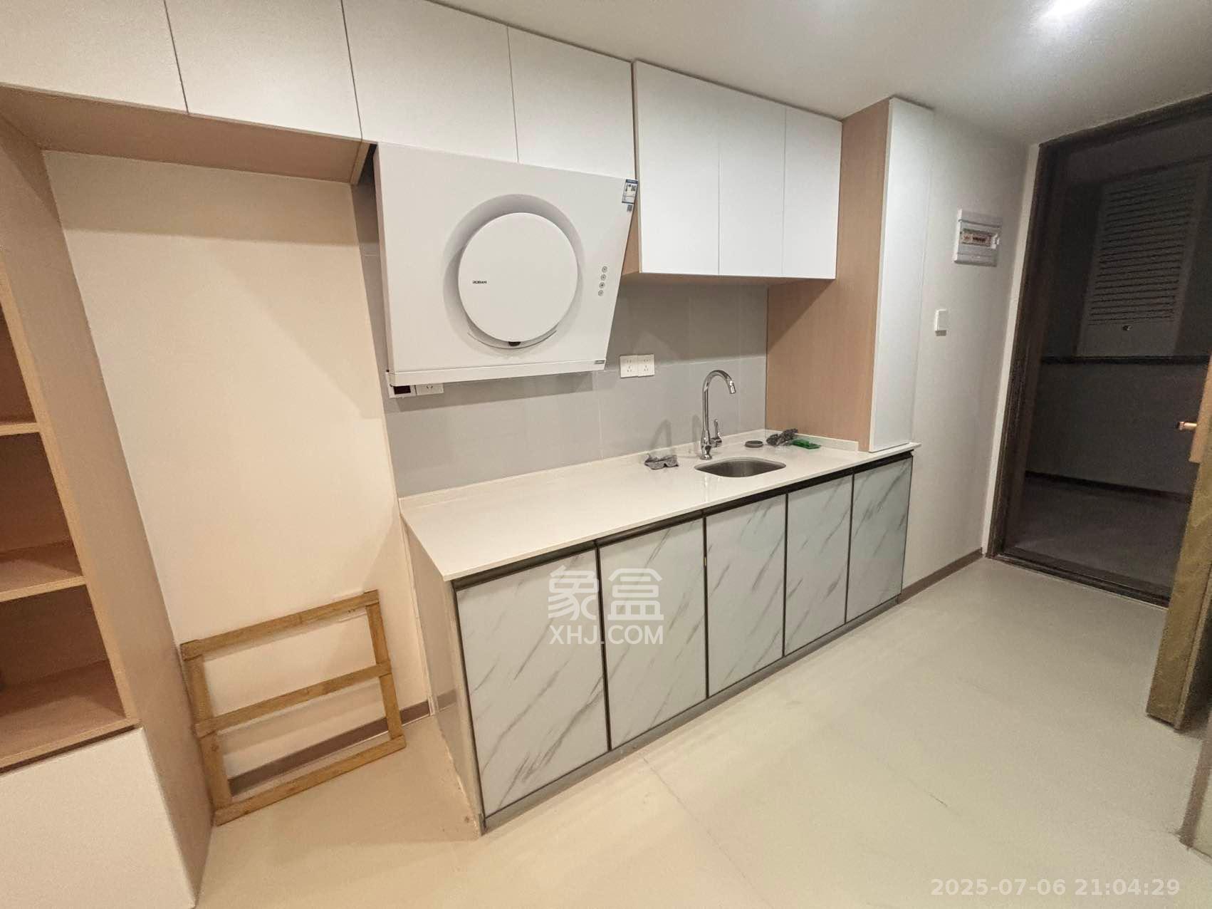 福晟翡翠湾  2室1厅1卫   2200.00元/月室内图