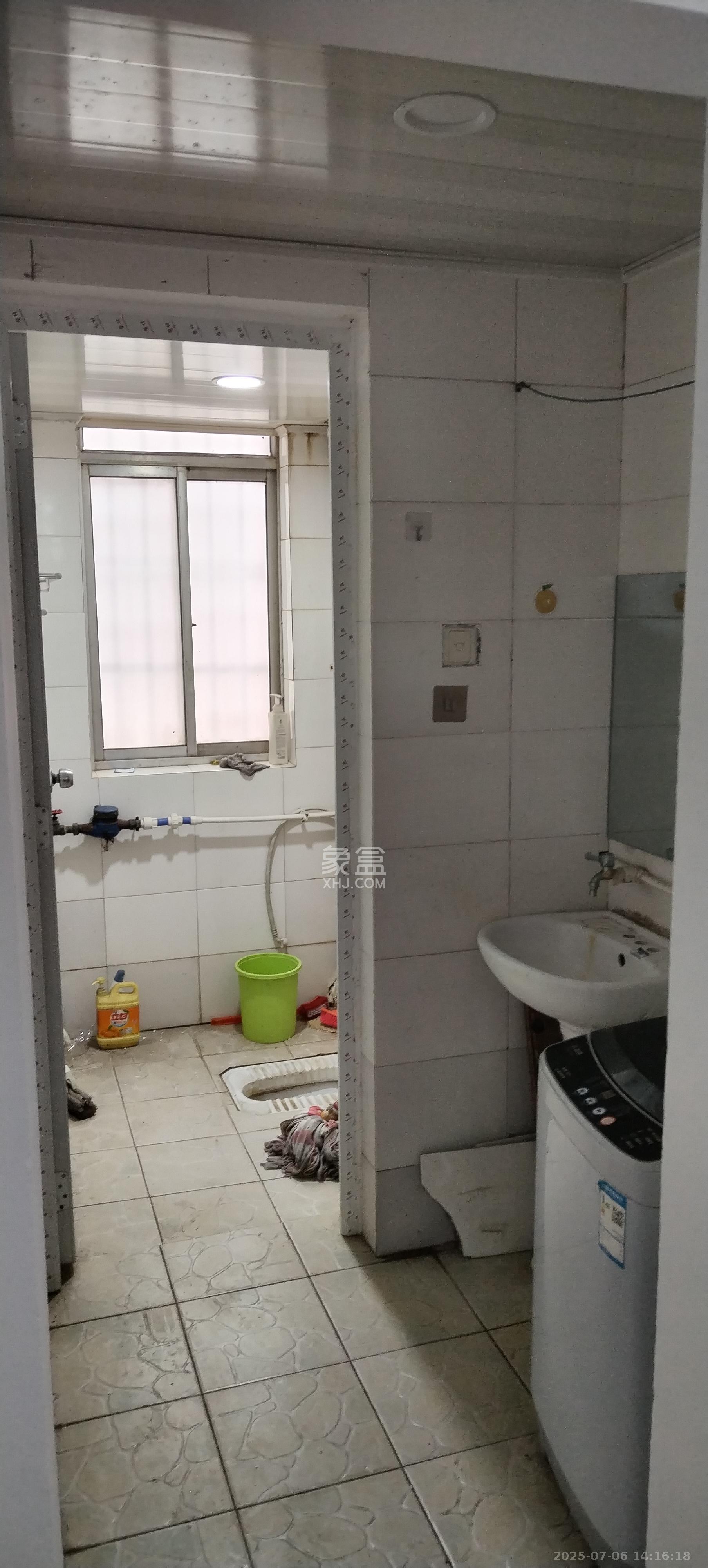 红星商务楼(红星蔬菜批发大市场) 2室1厅1卫 1000.0元/月 红星商务楼(红星蔬菜批发大市场) 2室1厅1卫 1000.0元/月室内图