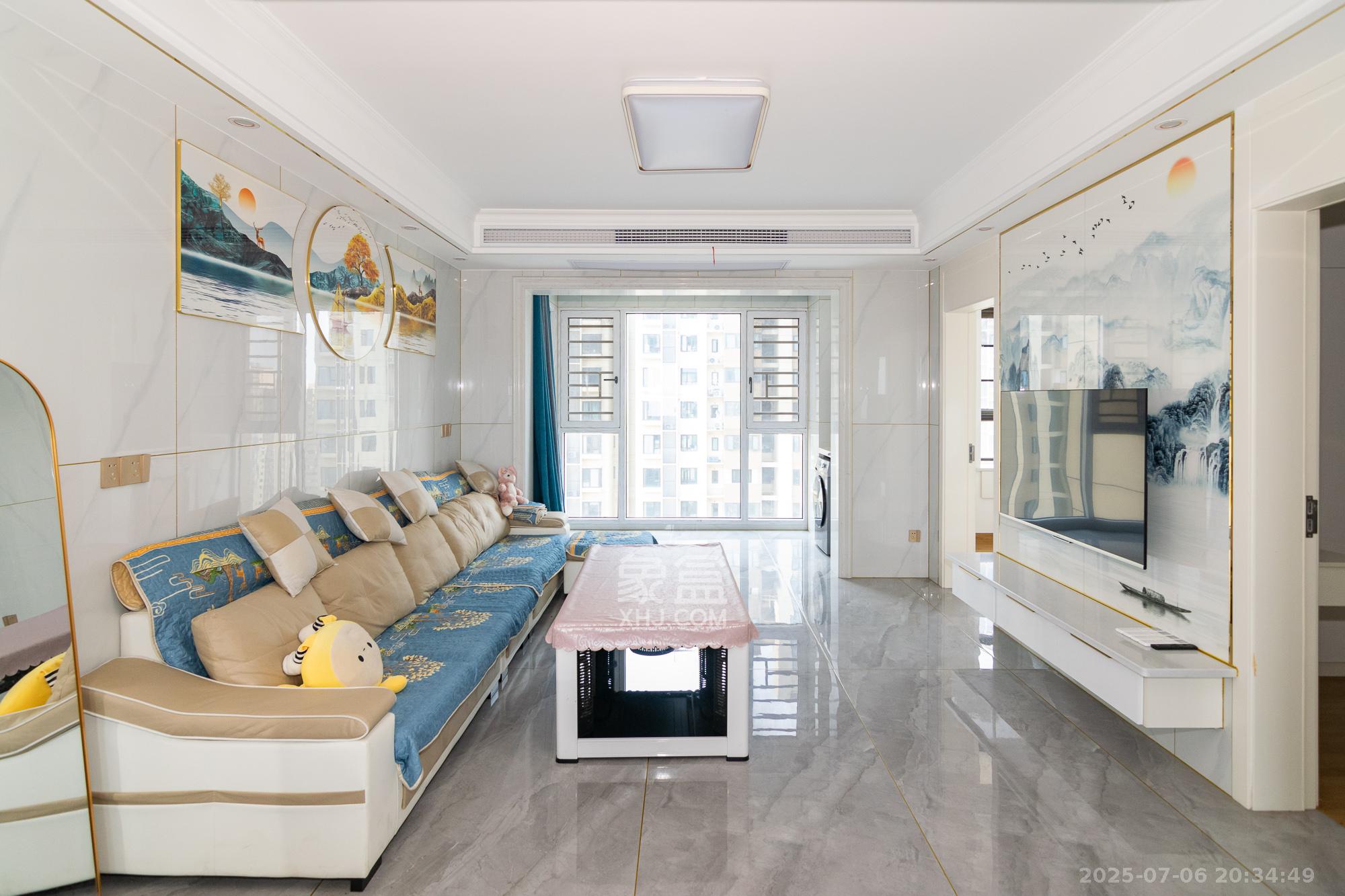 美的翰城  4室2厅1卫    80.0万 美的翰城  4室2厅1卫    80.0万客厅