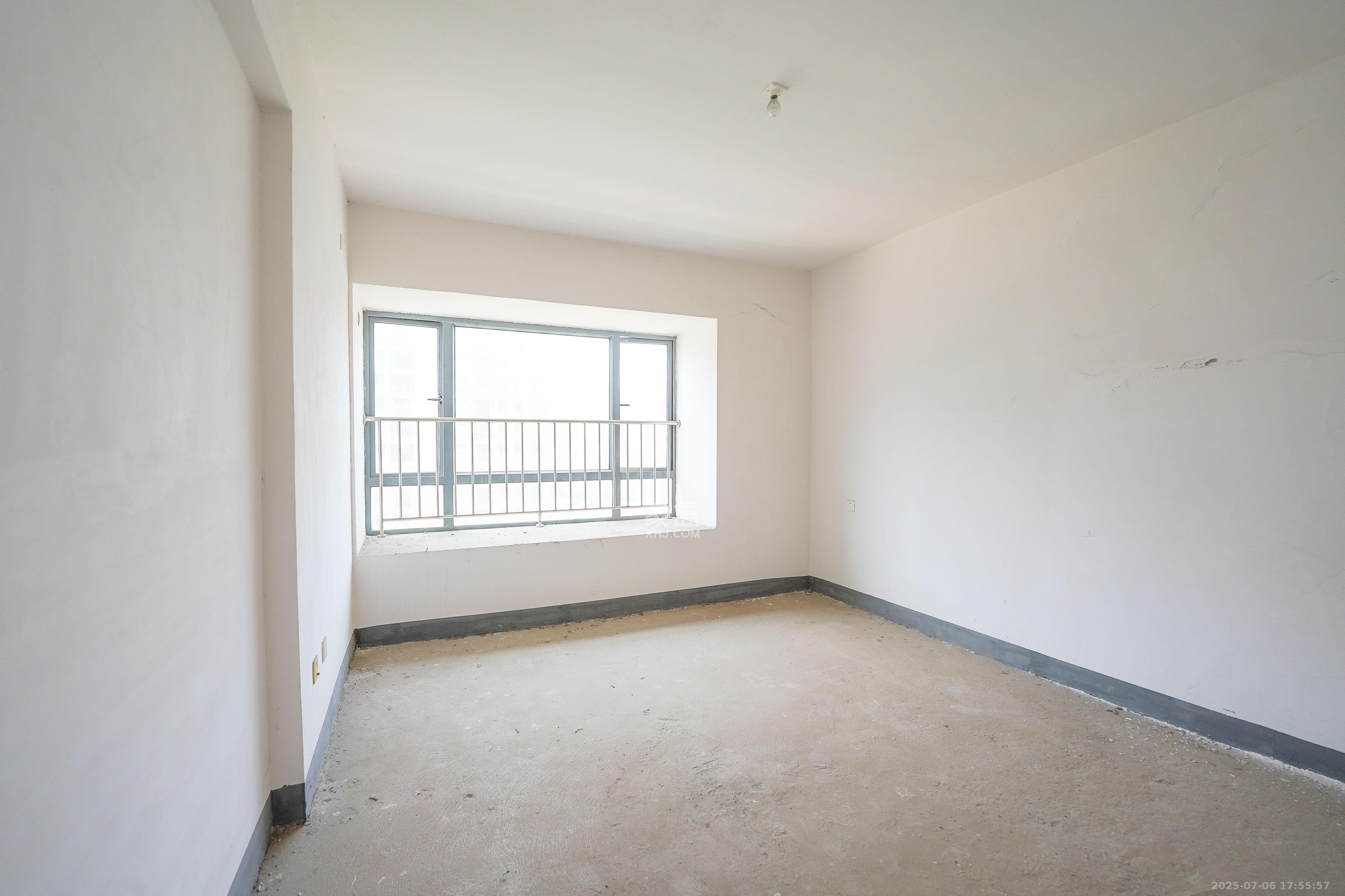 和美星城  4室2厅1卫    105.0万 和美星城  4室2厅1卫    105.0万卧室