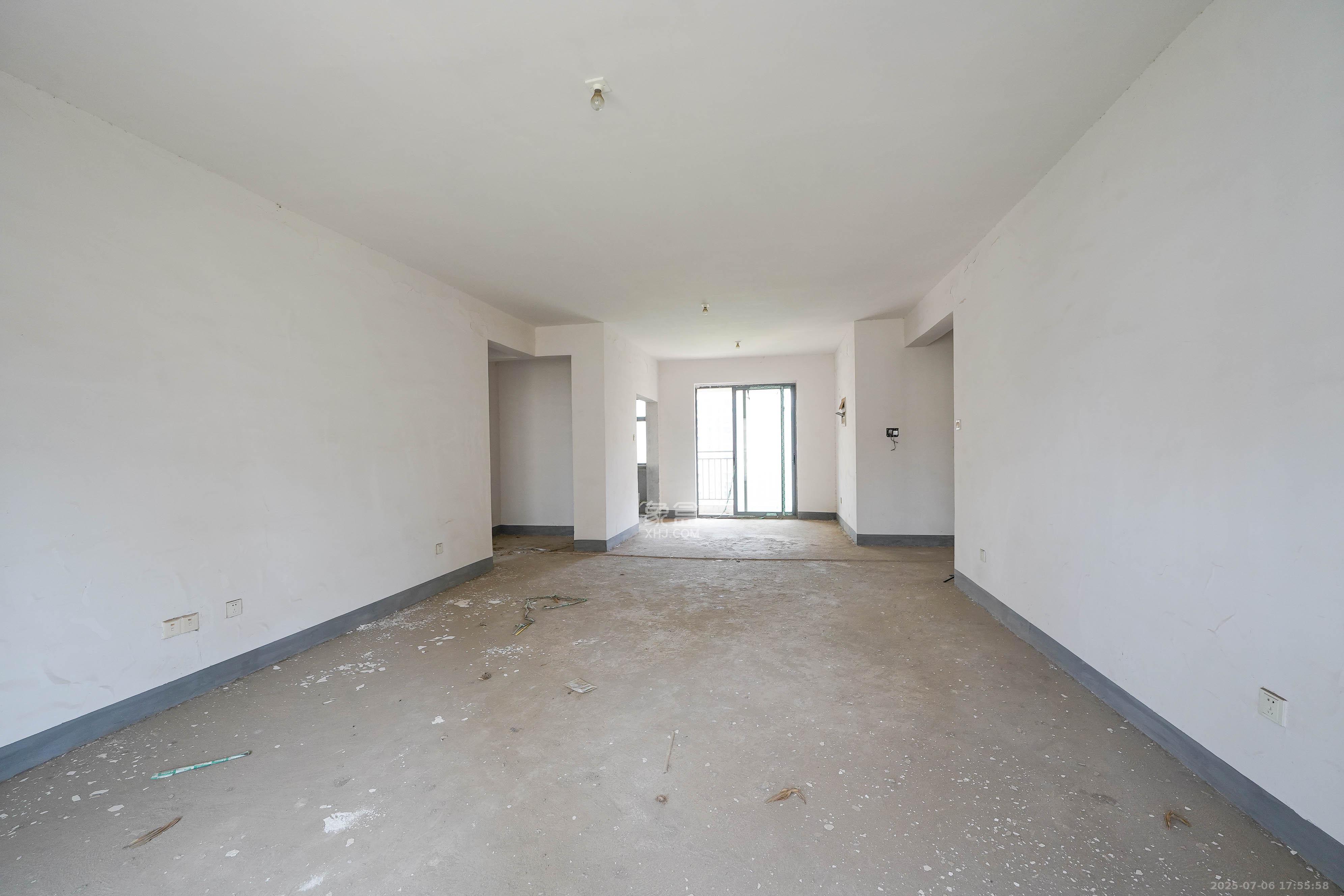 和美星城  4室2厅1卫    105.0万 和美星城  4室2厅1卫    105.0万客厅