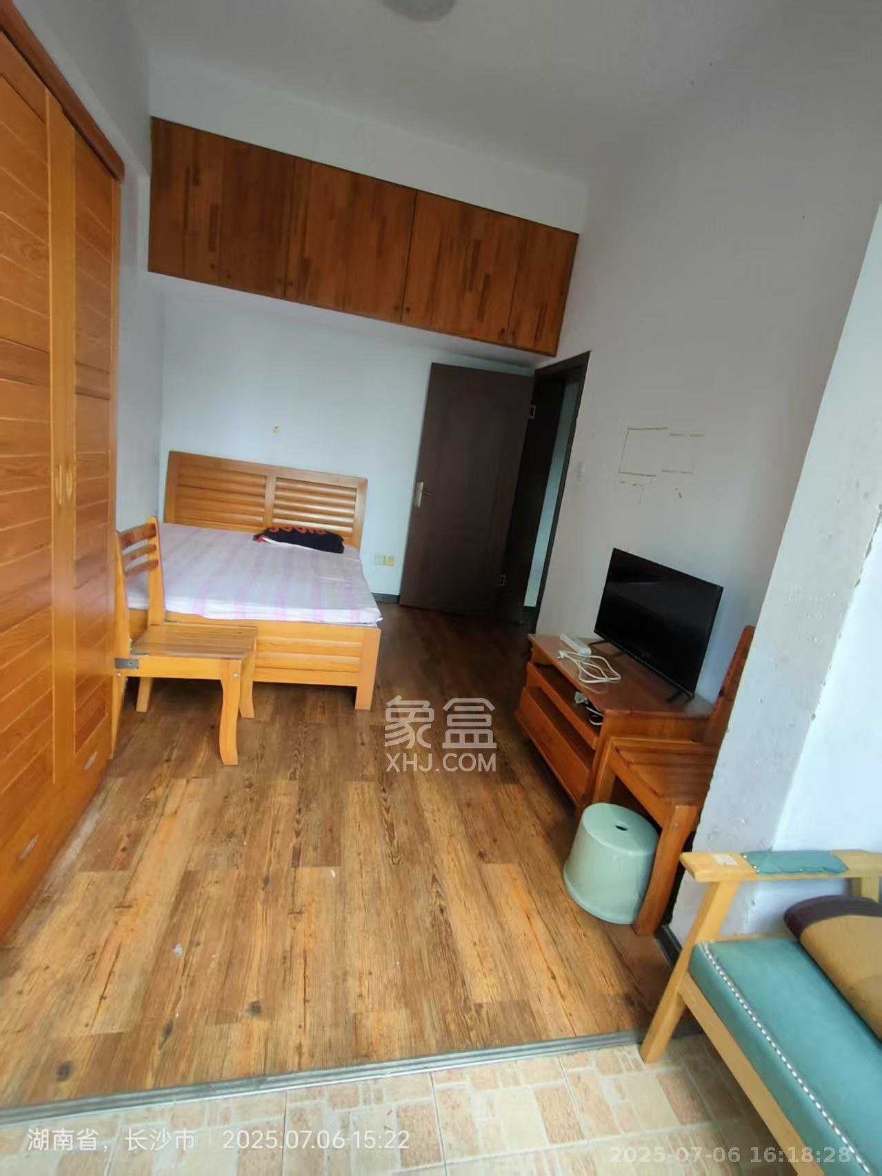 天城湖光山色  2室1厅1卫   1500.00元/月