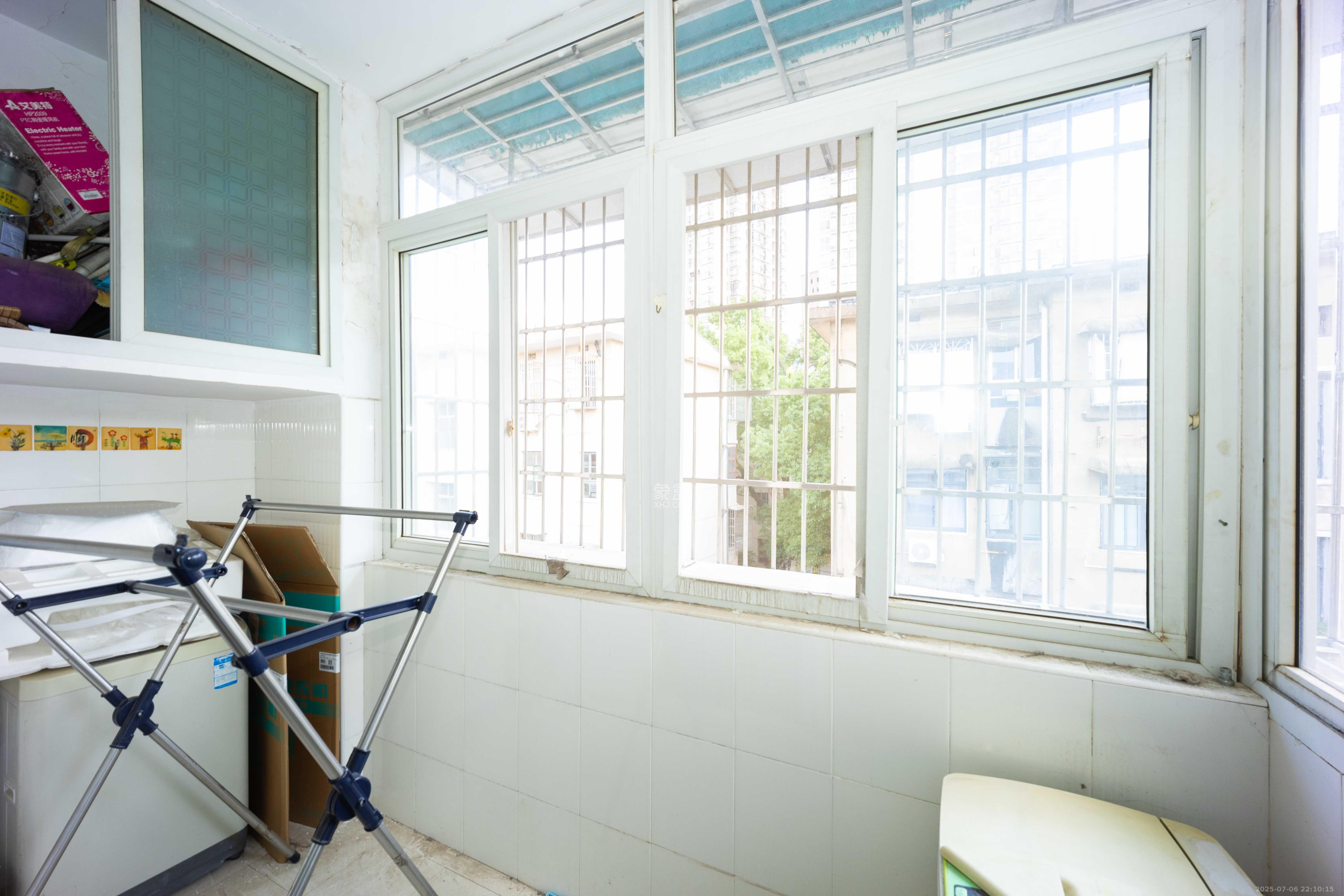 湘农桥社区 2室1厅1卫 1400.0元/月 湘农桥社区 2室1厅1卫 1400.0元/月室内图