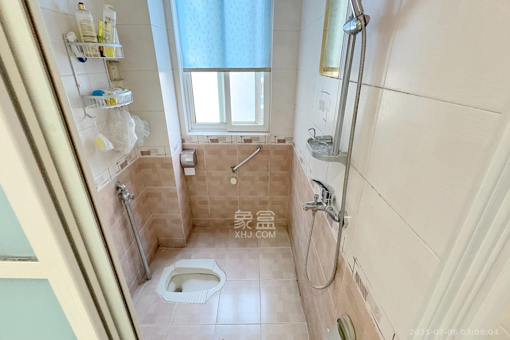 滨湖嘉园(湖滨小区)  4室2厅1卫    108.0万 滨湖嘉园(湖滨小区)  4室2厅1卫    108.0万卫生间