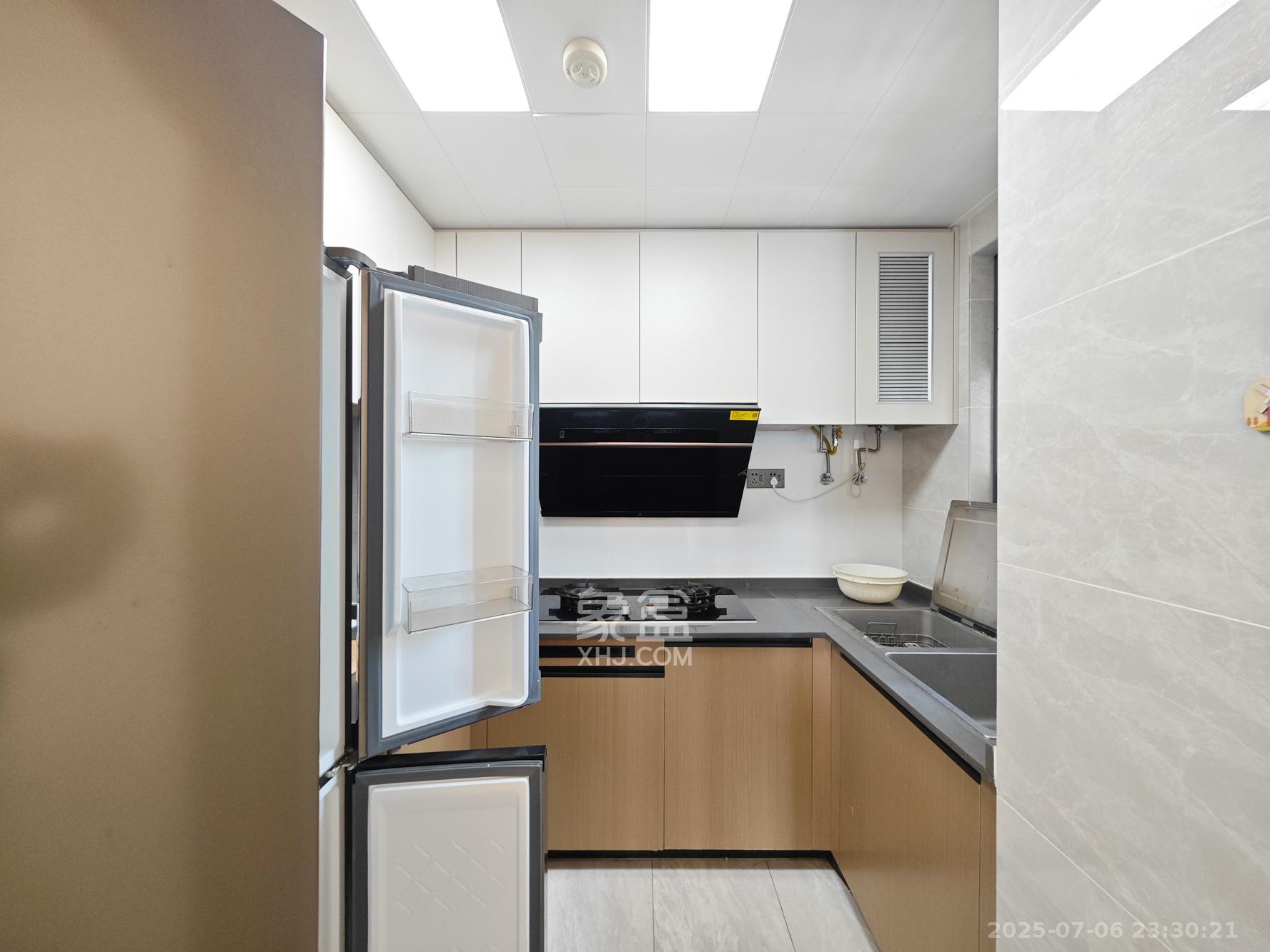 万科魅力之城  3室2厅2卫    115.0万其他