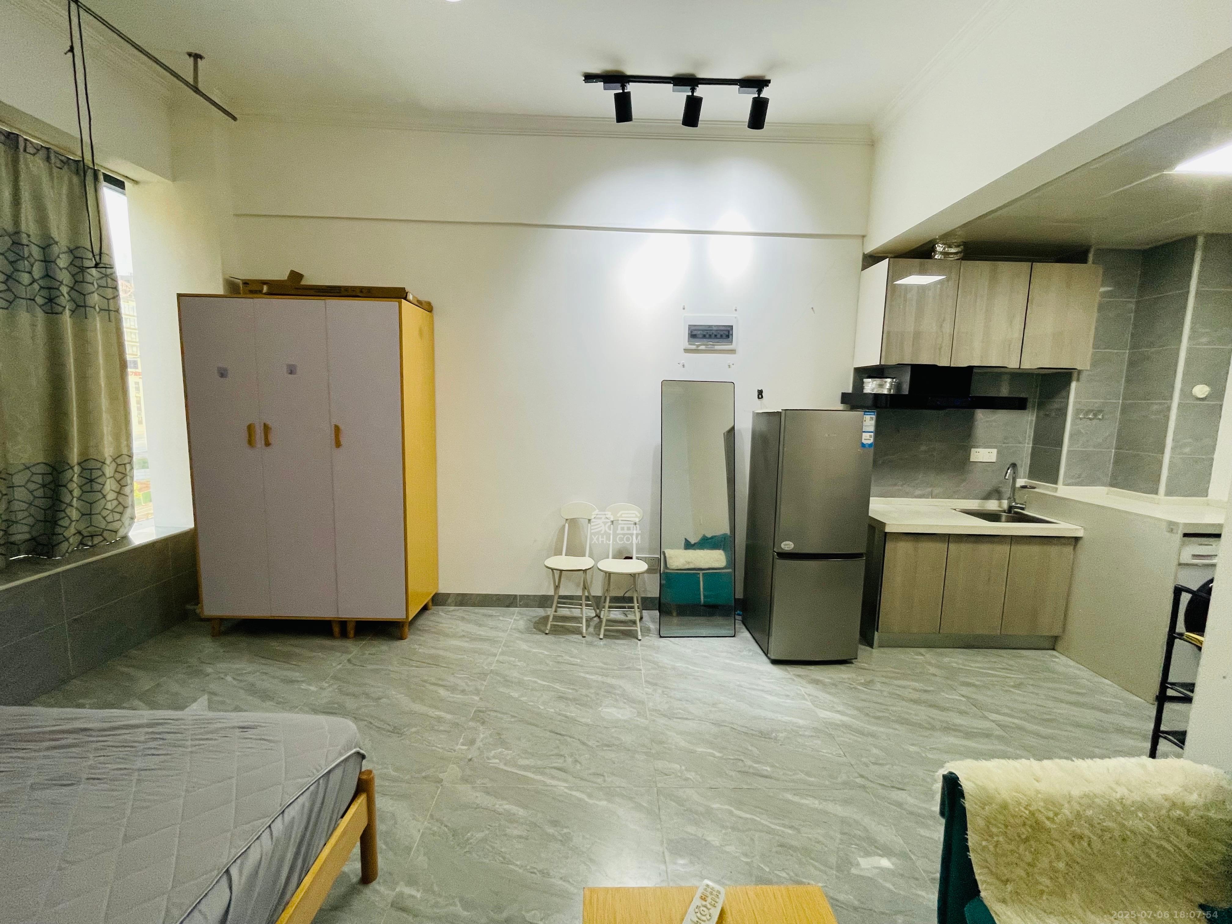 裕天国际商汇中心 1室1厅1卫 1350.0元/月 裕天国际商汇中心 1室1厅1卫 1350.0元/月室内图