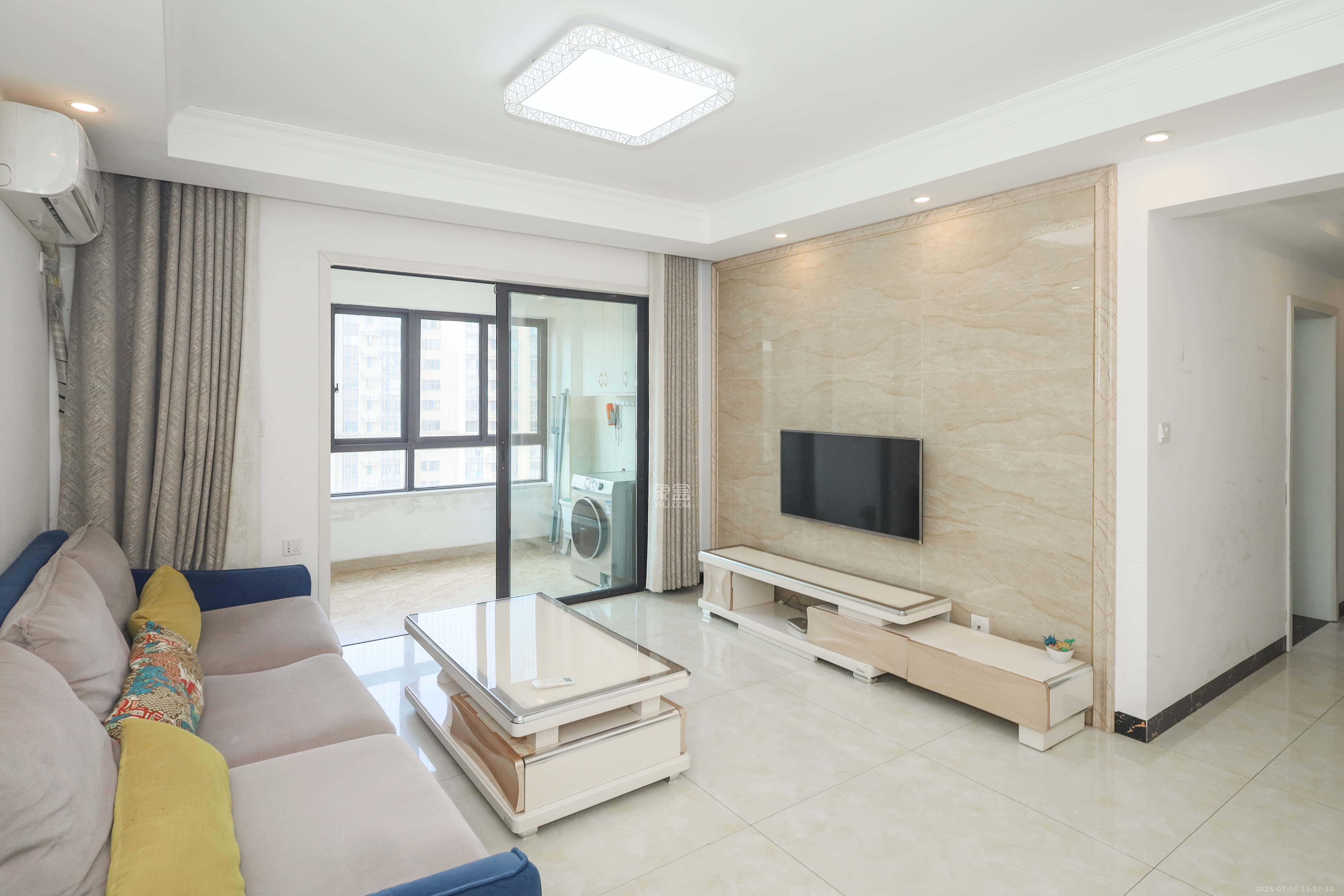 惠天然梅岭国际 3室2厅1卫 105.0万 惠天然梅岭国际 3室2厅1卫 105.0万客厅