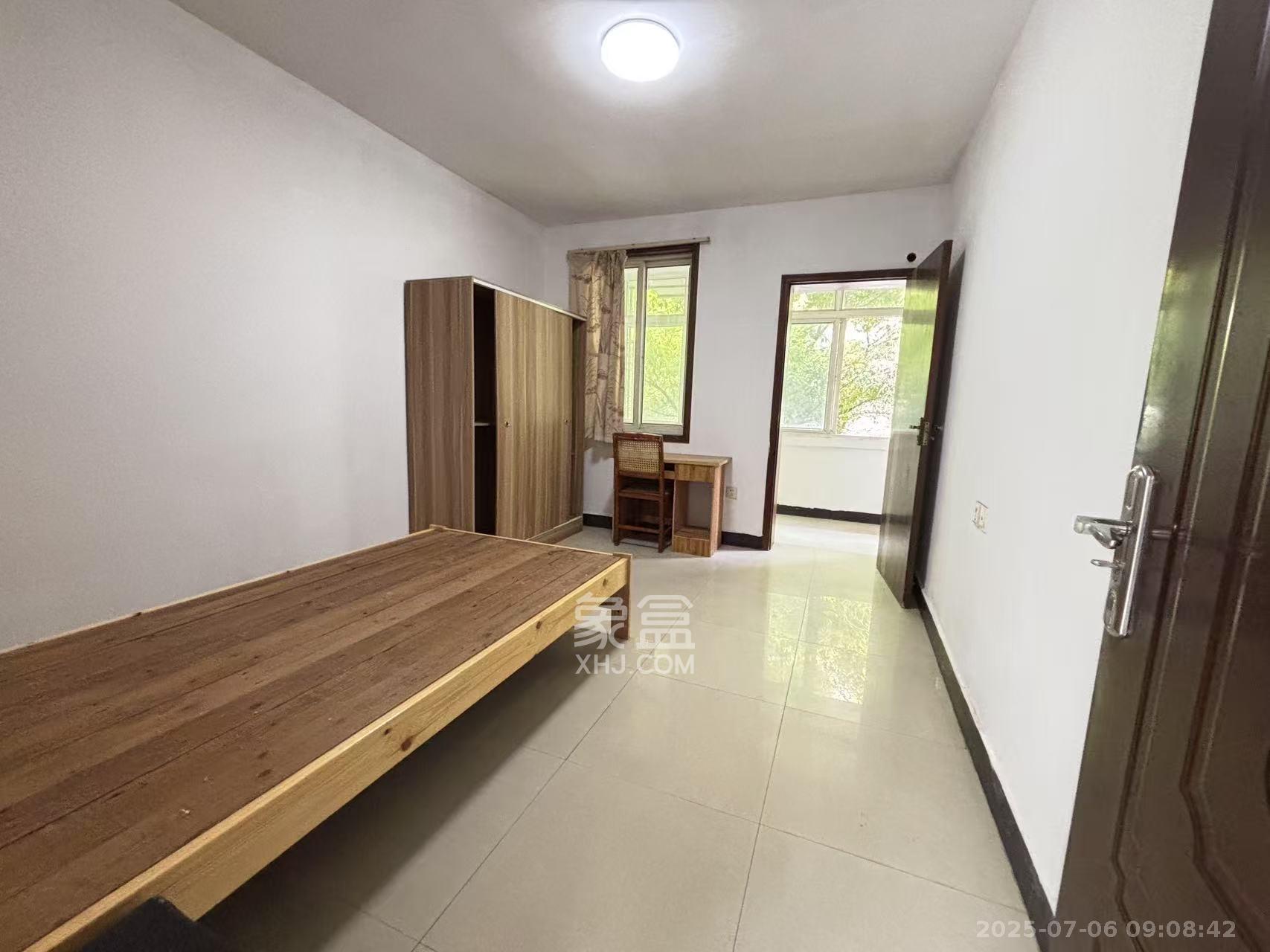 桂花路铁建宿舍  2室1厅1卫    1500.0元/月 桂花路铁建宿舍  2室1厅1卫    1500.0元/月室内图