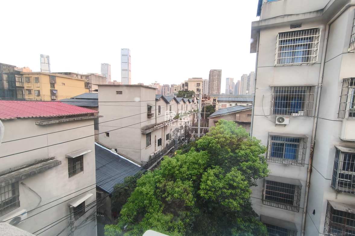 寿星街社区  1室1厅1卫    1300.0元/月 寿星街社区  1室1厅1卫    1300.0元/月室内图