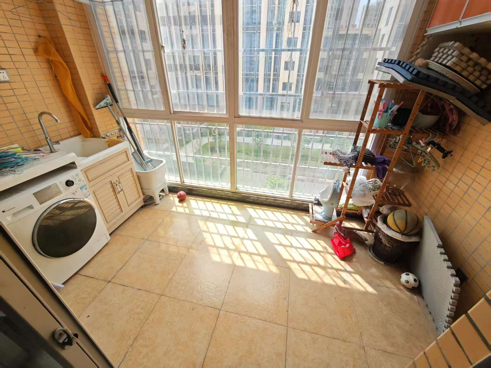 滨江度假城 2室1厅1卫 1600.0元/月 滨江度假城 2室1厅1卫 1600.0元/月室内图