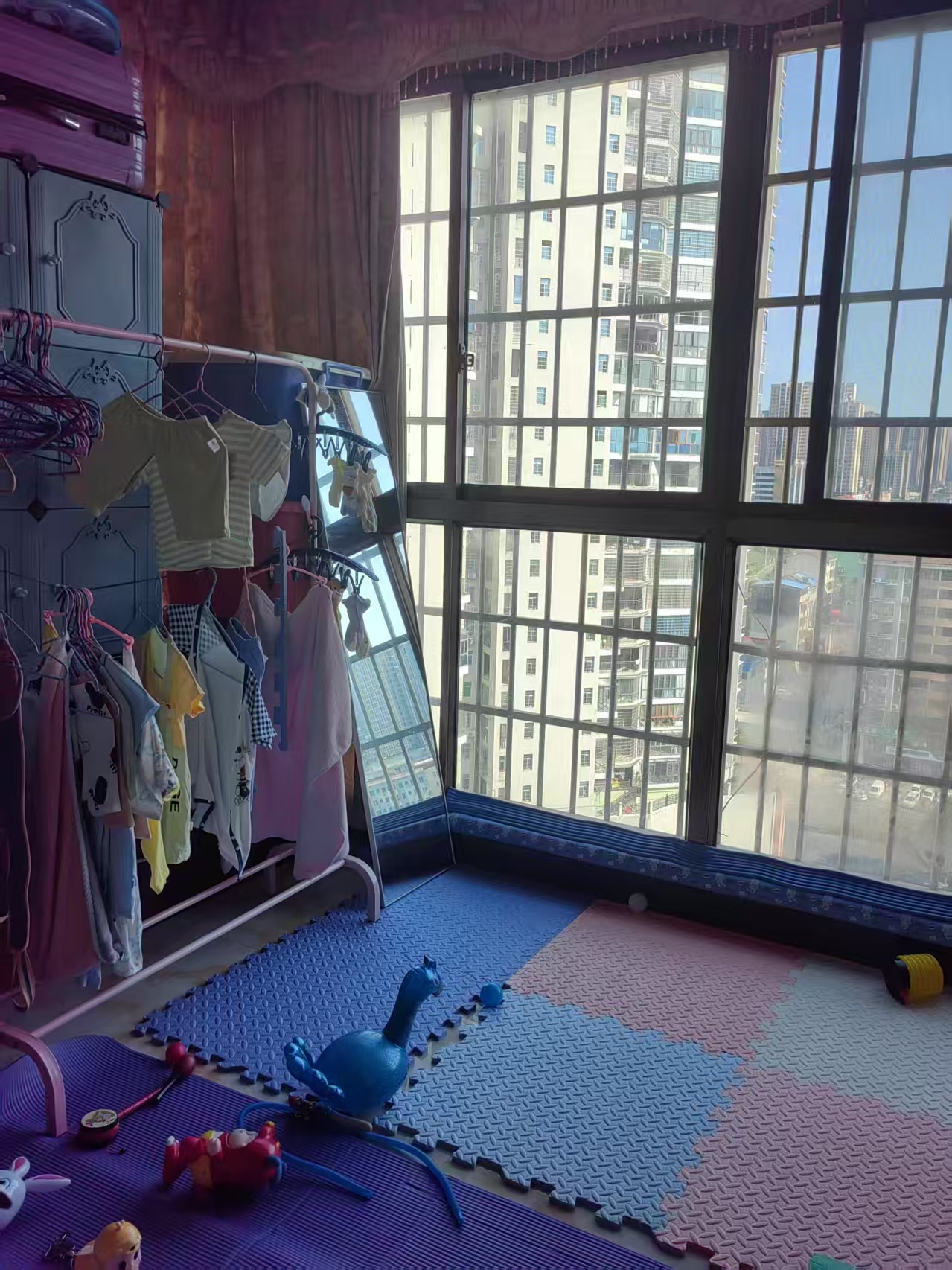 加州阳光小区(吉星阳光) 3室2厅2卫 58.8万 加州阳光小区(吉星阳光) 3室2厅2卫 58.8万客厅