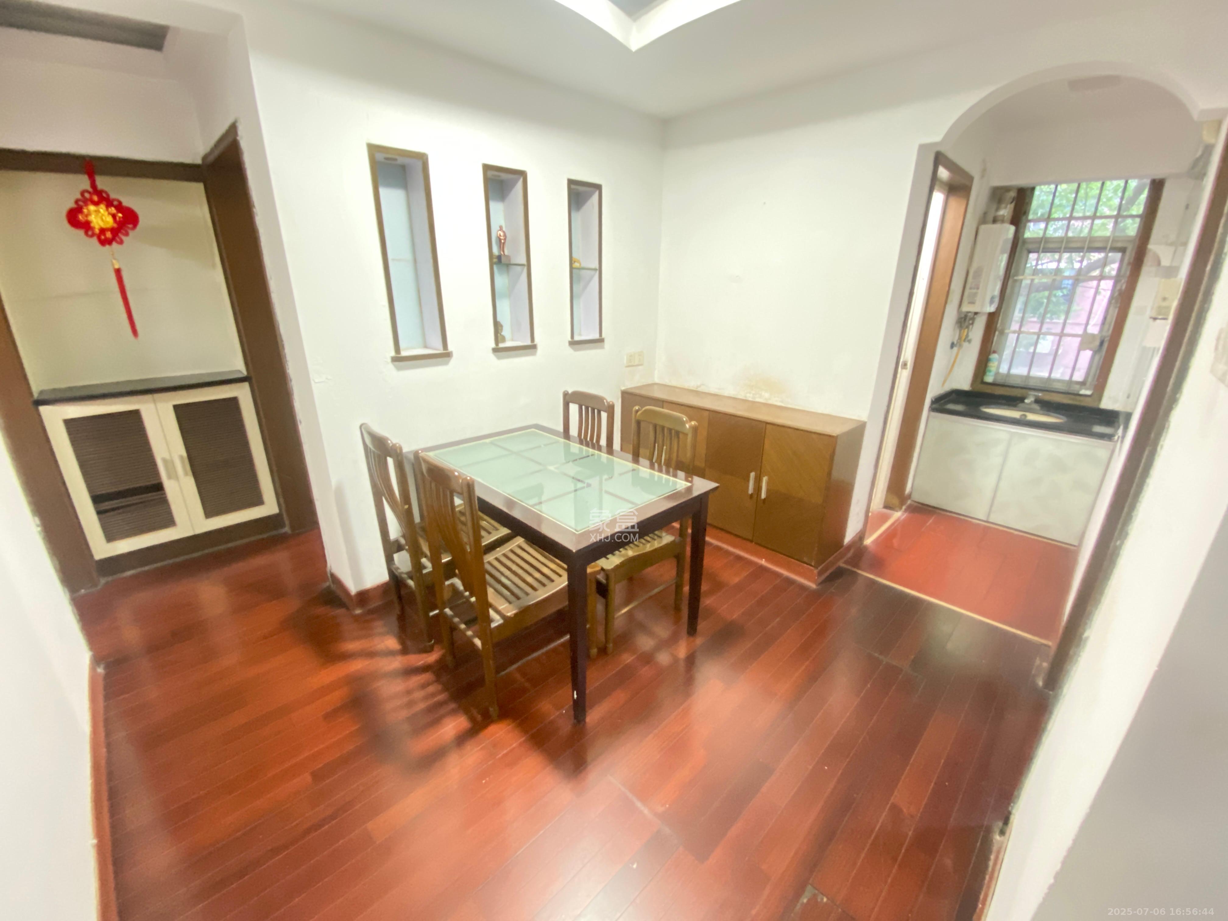 水泵厂宿舍 3室2厅2卫 2000.0元/月 水泵厂宿舍 3室2厅2卫 2000.0元/月室内图