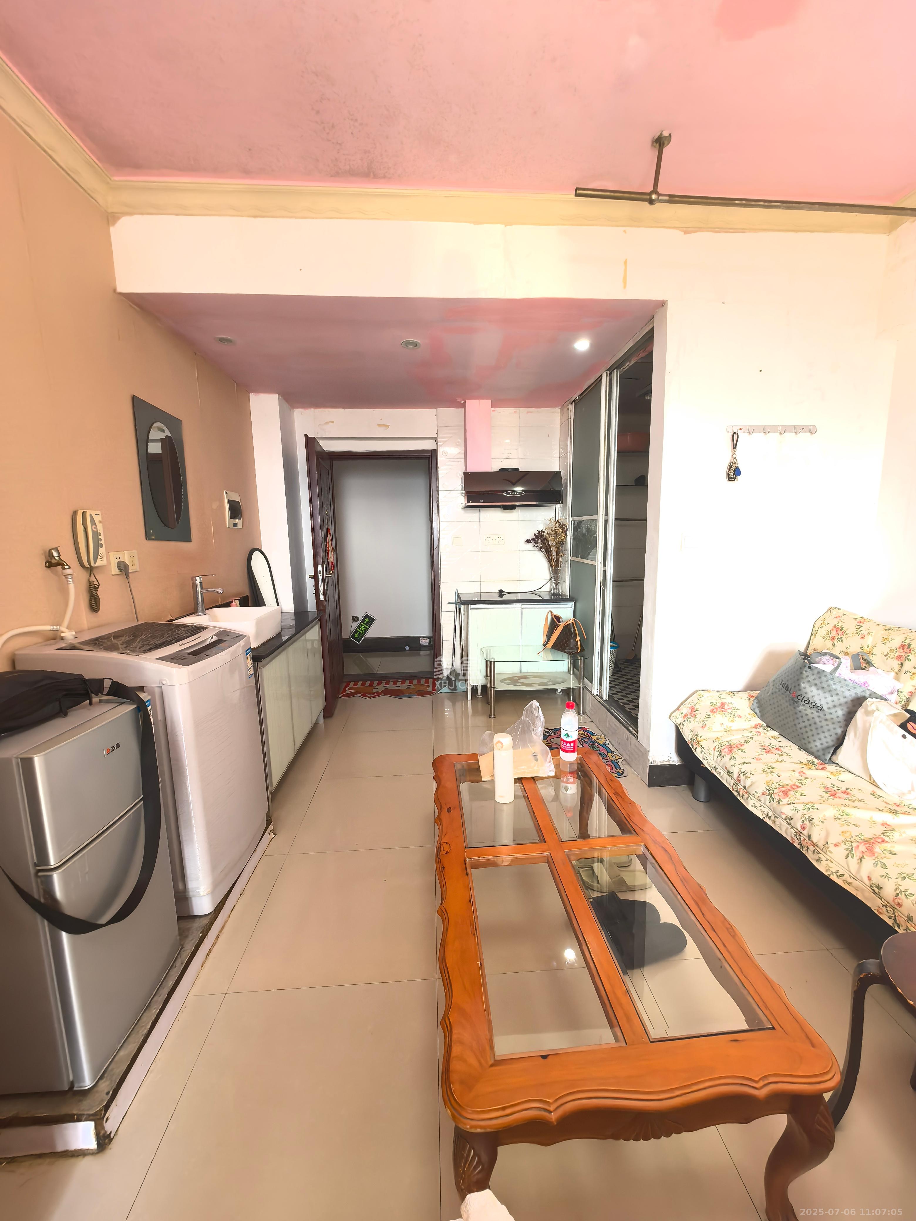 中盛小家碧寓  1室1厅1卫    1200.0元/月 中盛小家碧寓  1室1厅1卫    1200.0元/月室内图