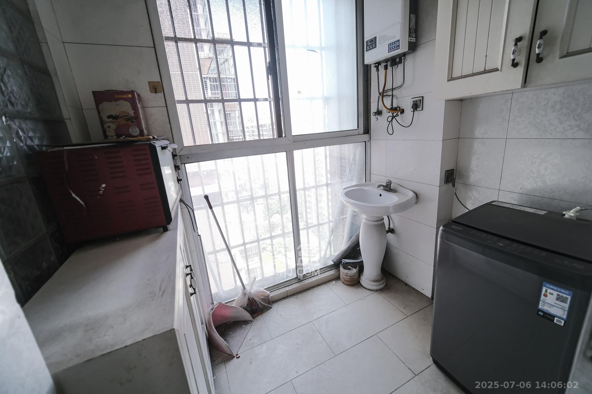 红树湾  2室2厅1卫    48.8万 红树湾  2室2厅1卫    48.8万阳台