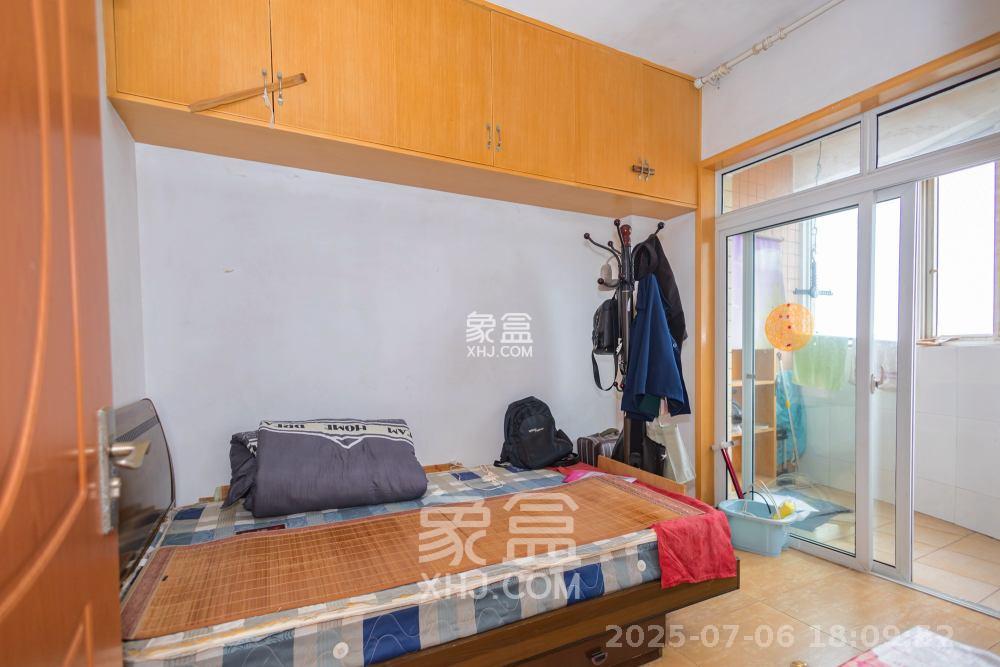 荣鑫家园  3室2厅2卫   1600.00元/月室内图