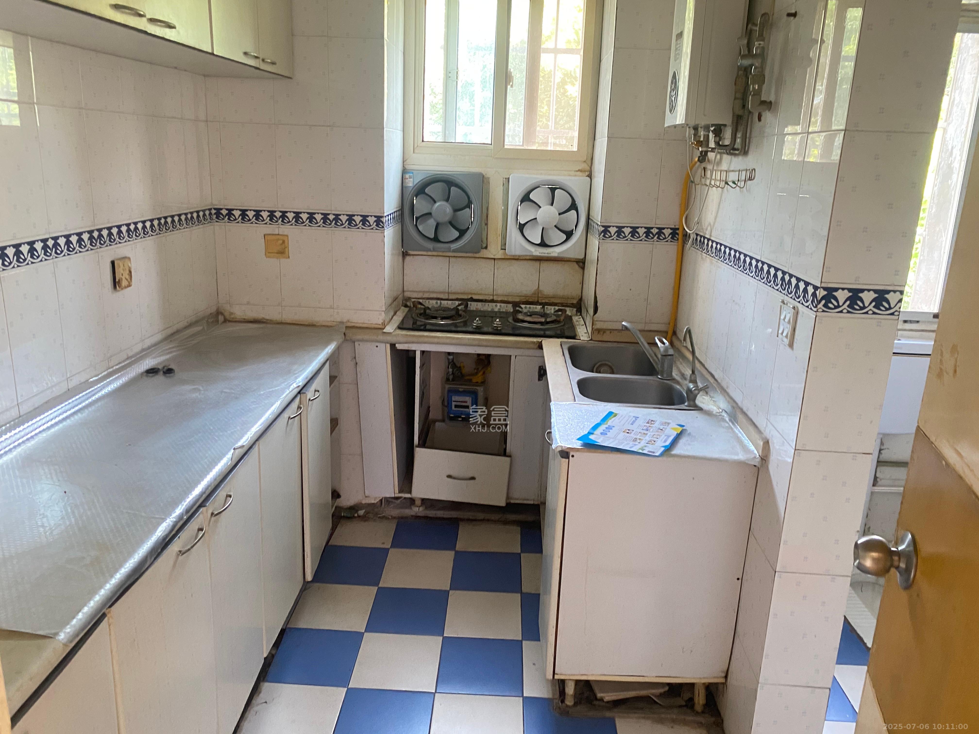 茶园坡社区(原王家冲社区)  3室2厅1卫    1400.0元/月 茶园坡社区(原王家冲社区)  3室2厅1卫    1400.0元/月室内图