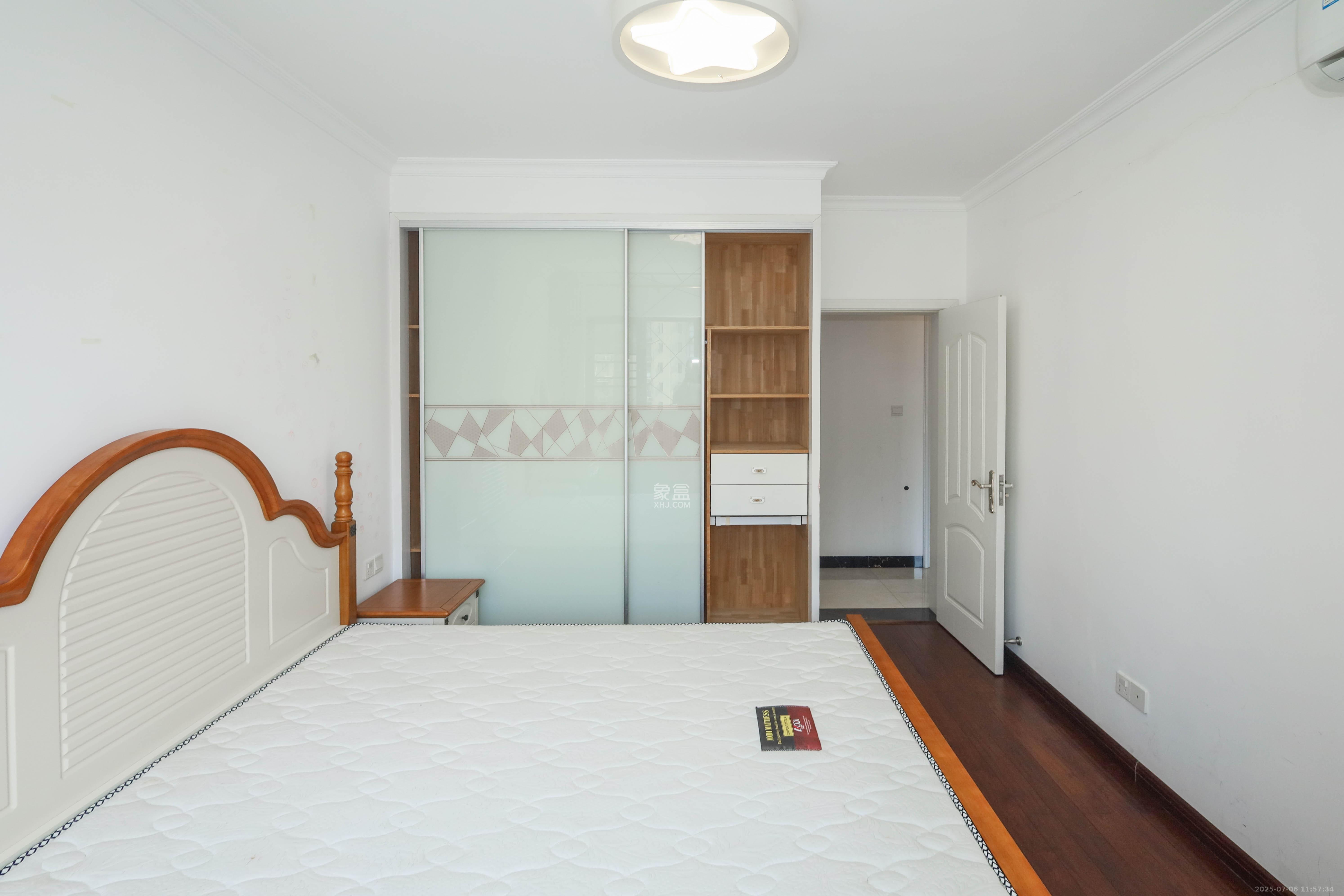 惠天然梅岭国际 3室2厅1卫 105.0万 惠天然梅岭国际 3室2厅1卫 105.0万卧室