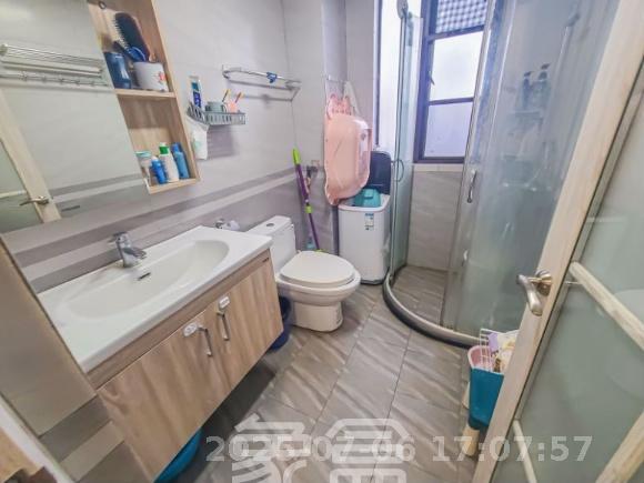 星湖湾一期高层  4室2厅2卫   2800.00元/月室内图