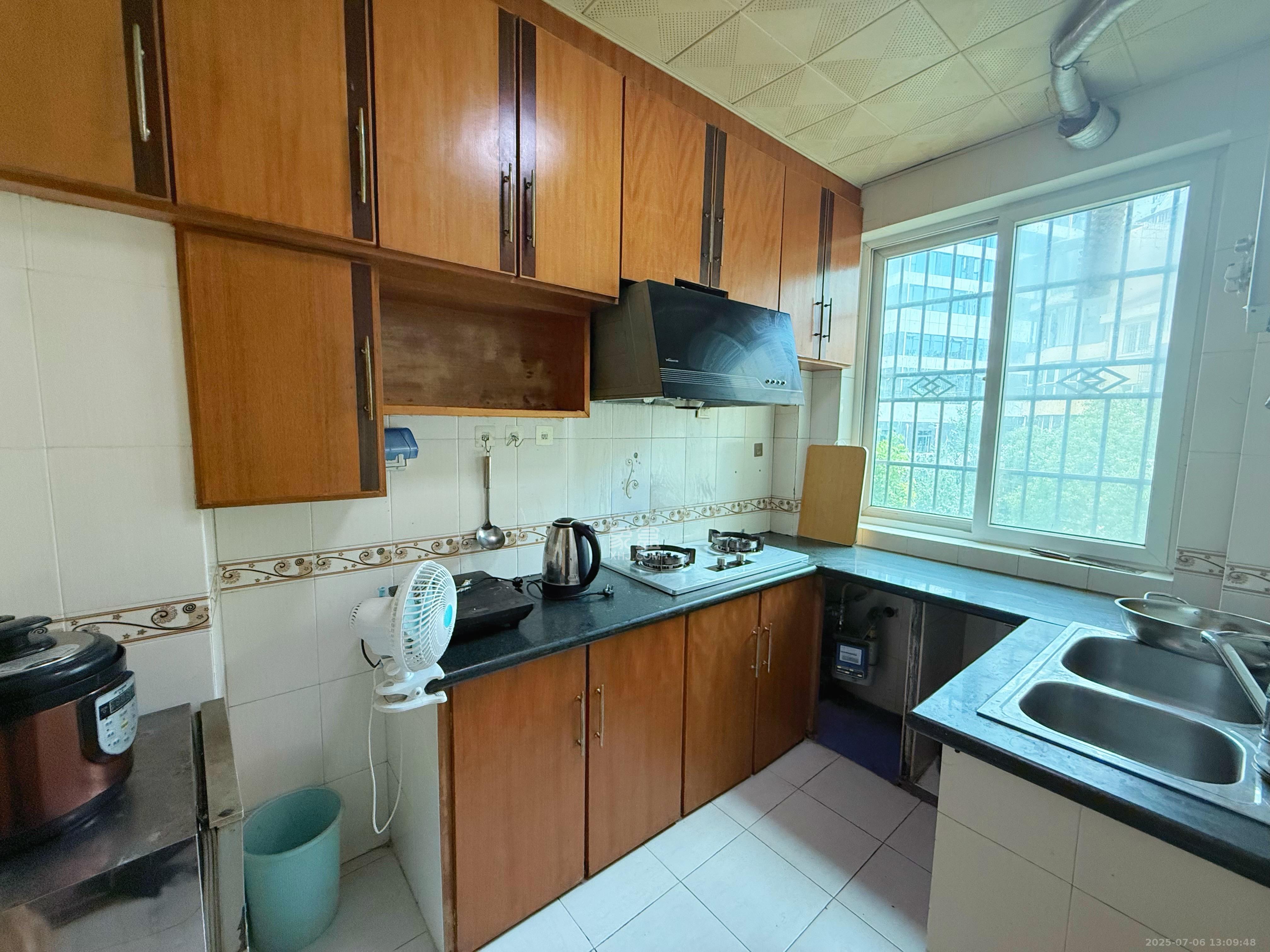 恩瑞麓山名园（龙王港小区）  3室2厅1卫    2400.0元/月室内图