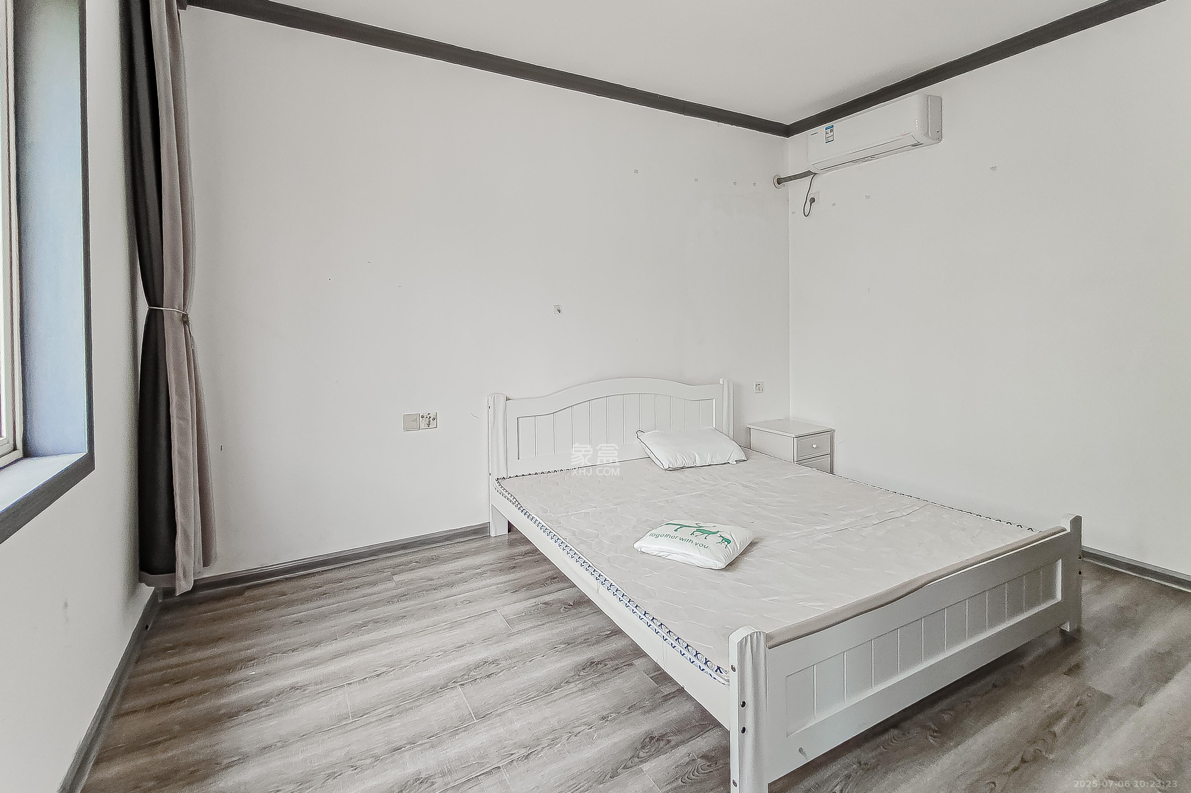 建材设计研究院综合楼（省建筑材料研究设计院宿舍）  2室2厅1卫   75.00万卧室