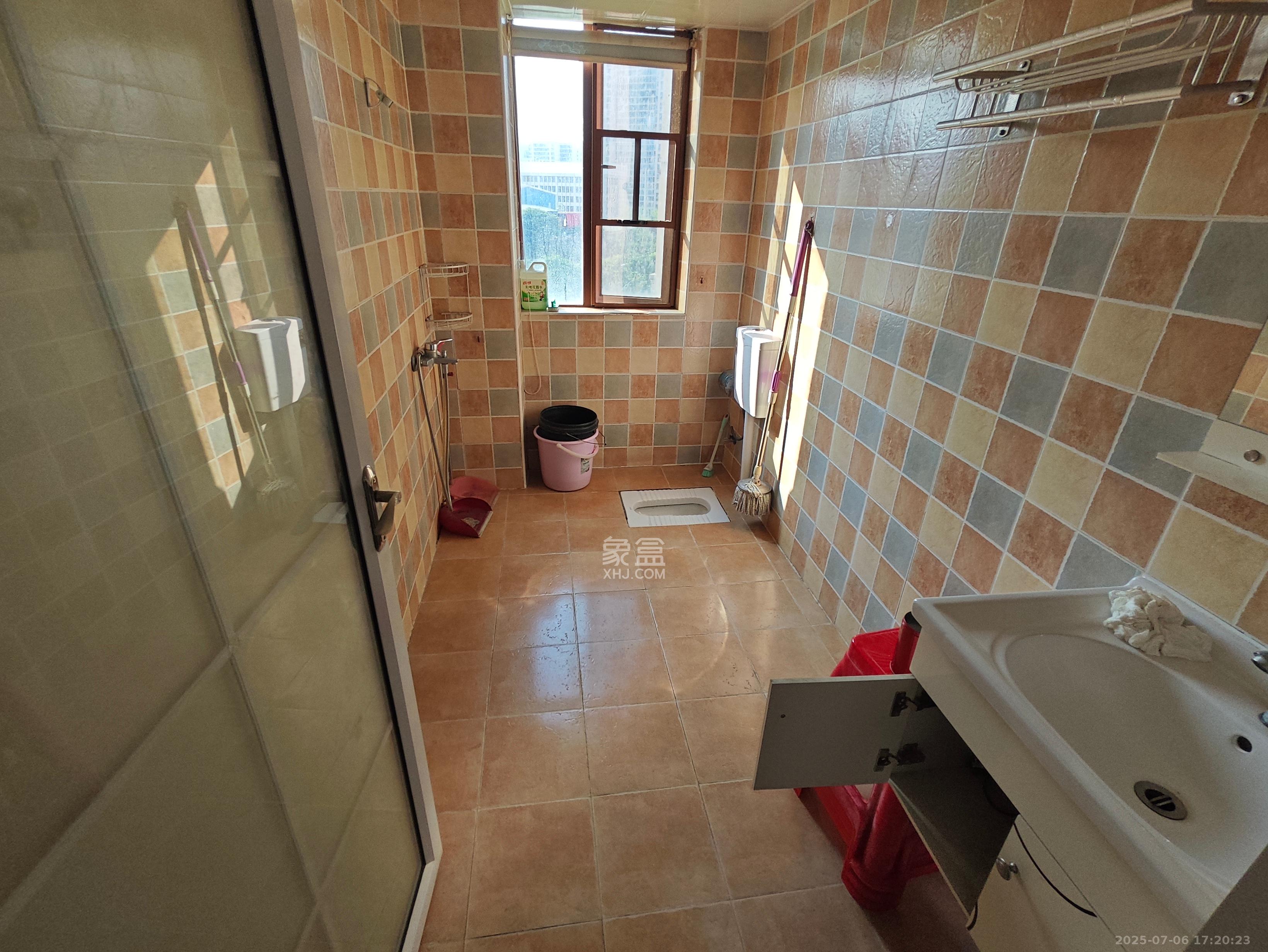 万里时代 4室2厅2卫 3200.0元/月 万里时代 4室2厅2卫 3200.0元/月室内图