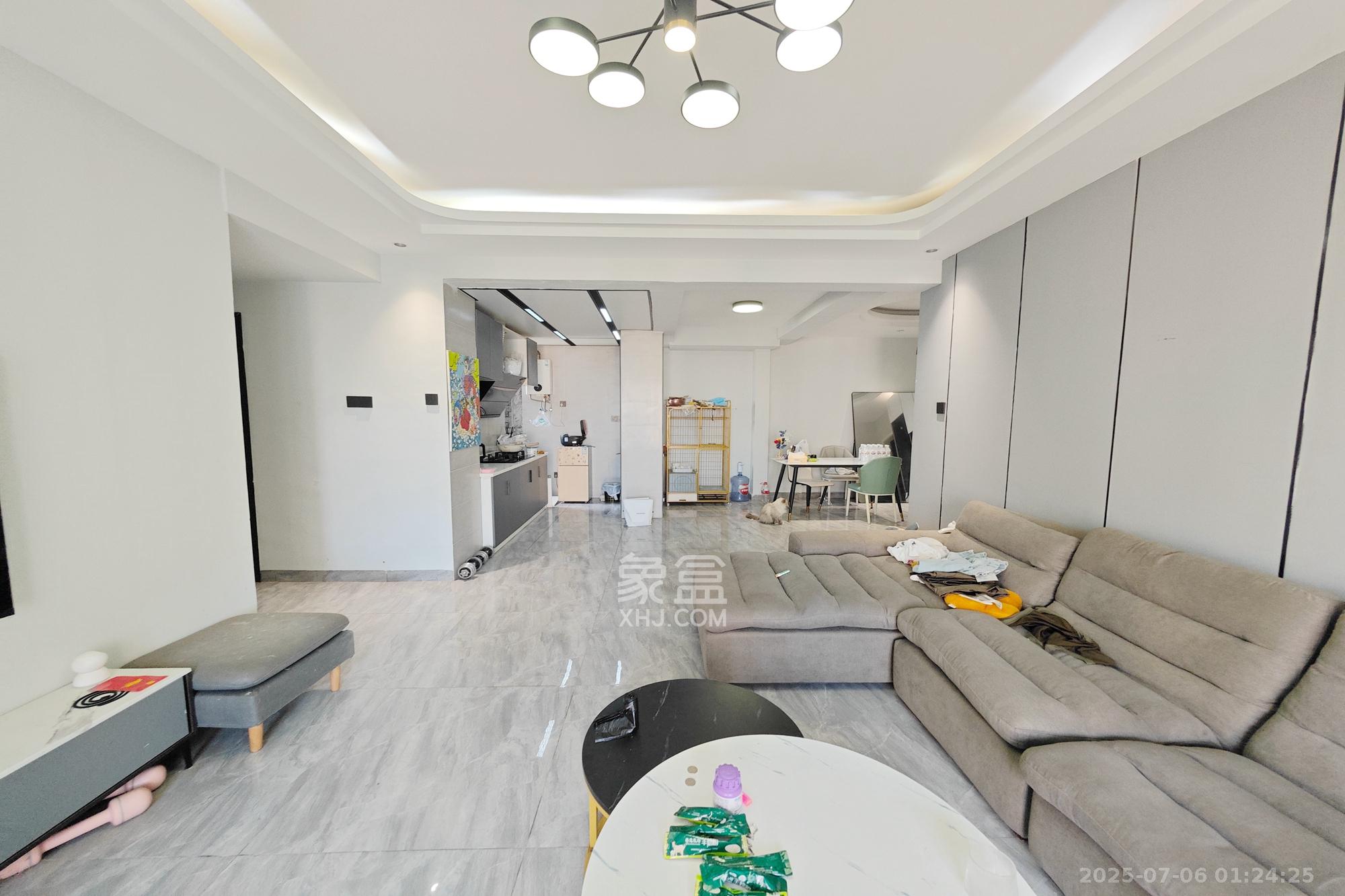 锦绣世纪 2室2厅1卫 108.5万 锦绣世纪 2室2厅1卫 108.5万客厅